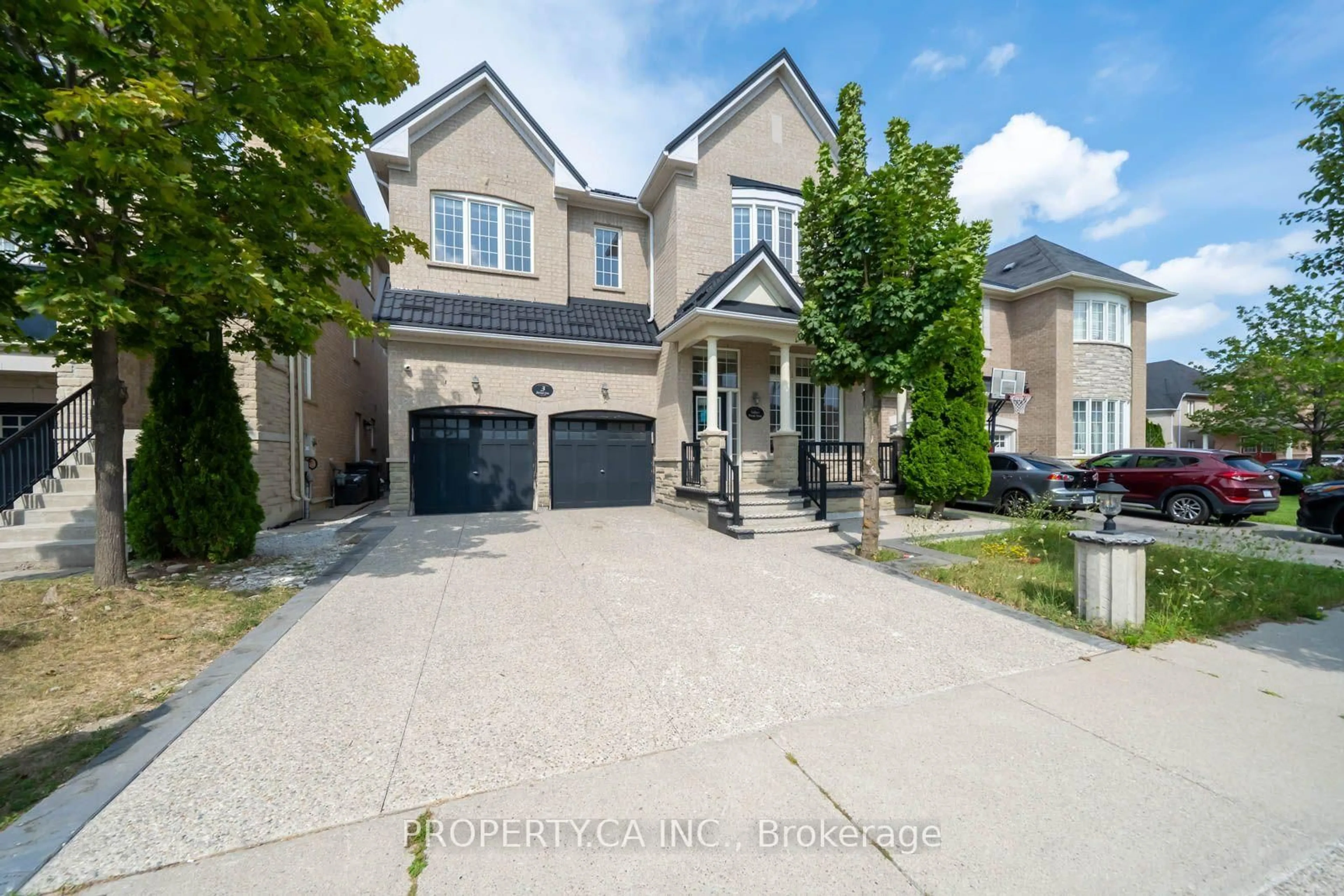 A pic from outside/outdoor area/front of a property/back of a property/a pic from drone, street for 3 Shortreed Grve, Brampton Ontario L6R 0R6