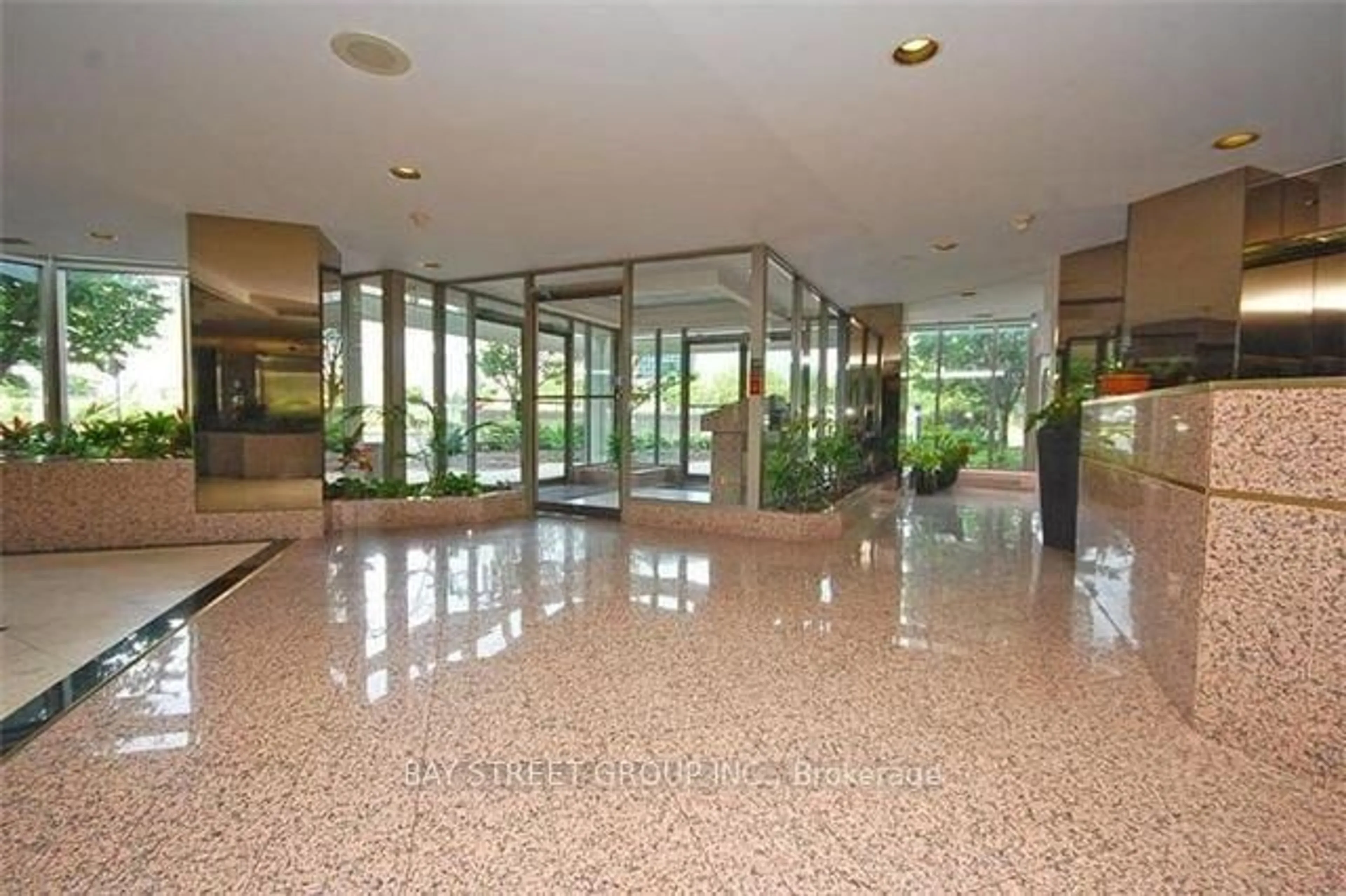 Lobby for 400 Webb Dr #2203, Mississauga Ontario L5B 3Z7