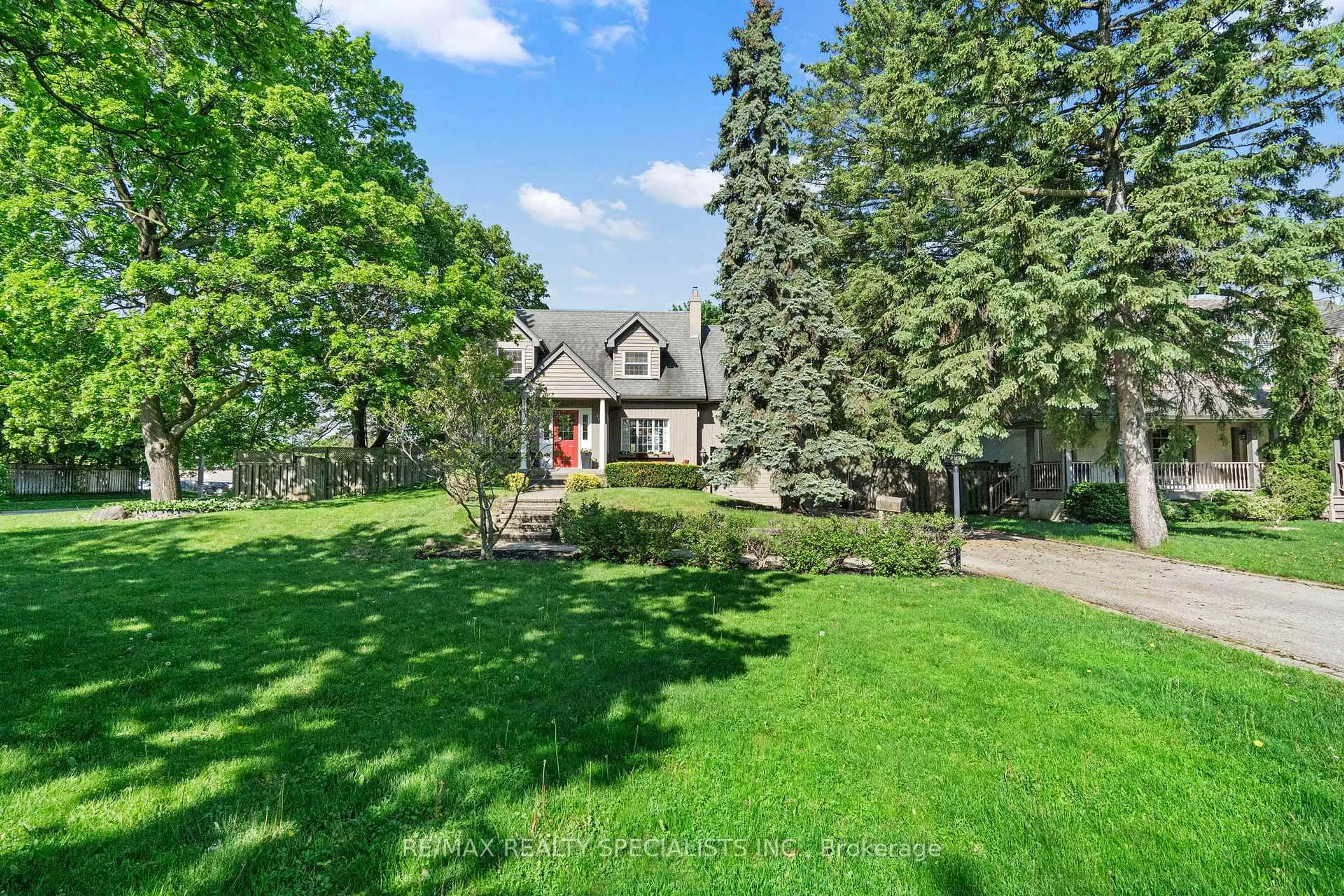 A pic from outside/outdoor area/front of a property/back of a property/a pic from drone, street for 78 Meadowbank Rd, Toronto Ontario M9B 5C9