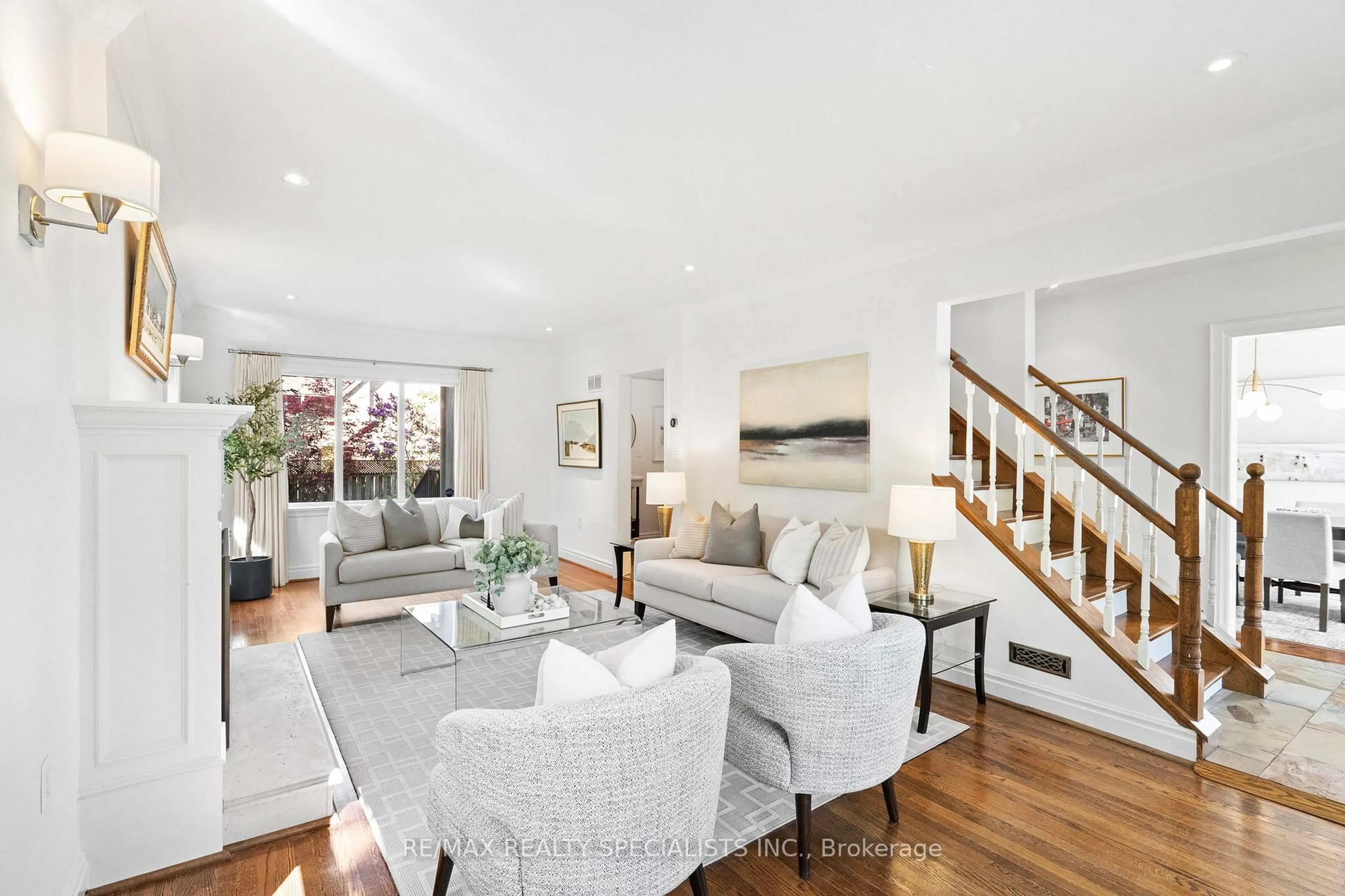 Living room with furniture, unknown for 78 Meadowbank Rd, Toronto Ontario M9B 5C9