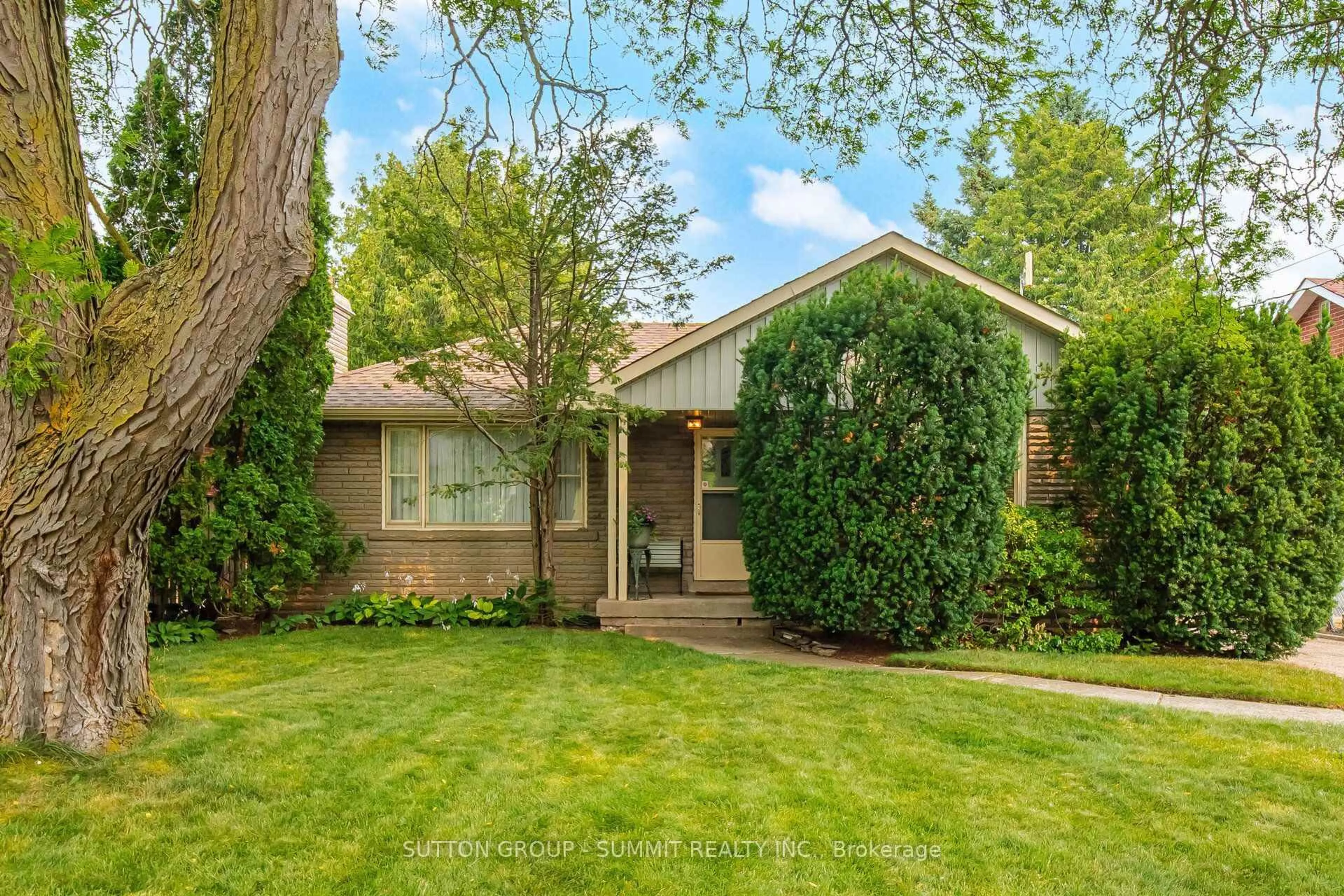 Home with brick exterior material, street for 25 ARCH Rd, Mississauga Ontario L5M 1M4
