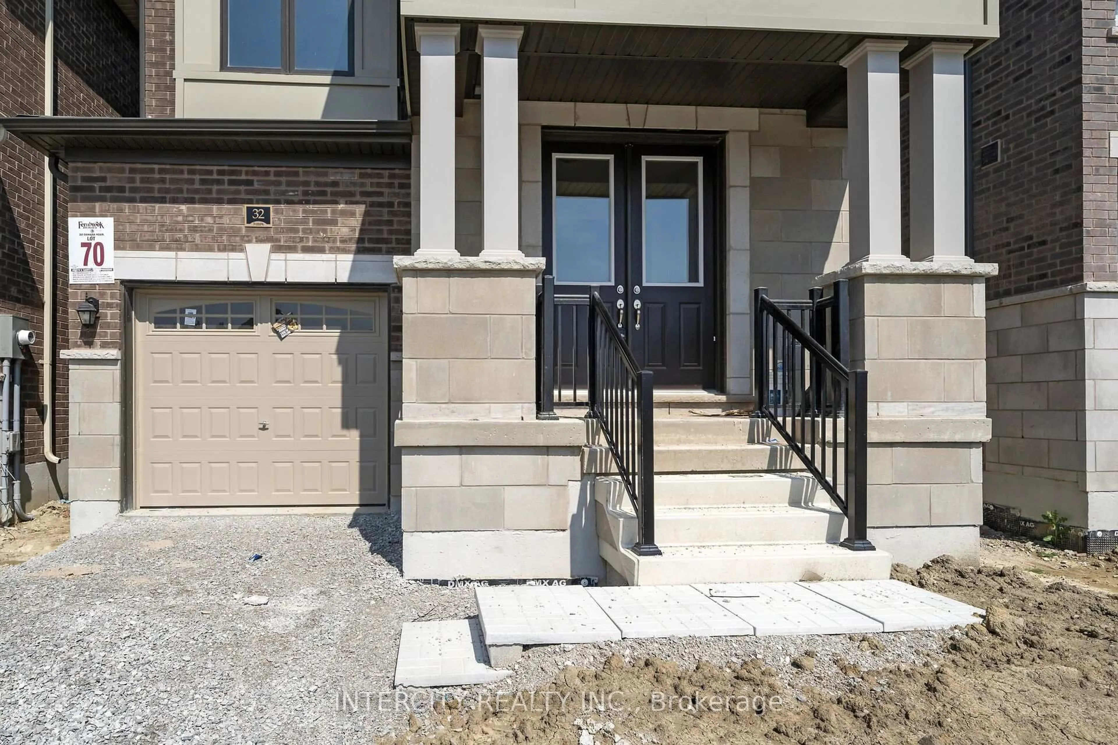 Unknown for 32 Damara Rd #Lot 70, Caledon Ontario L7C 1Z9