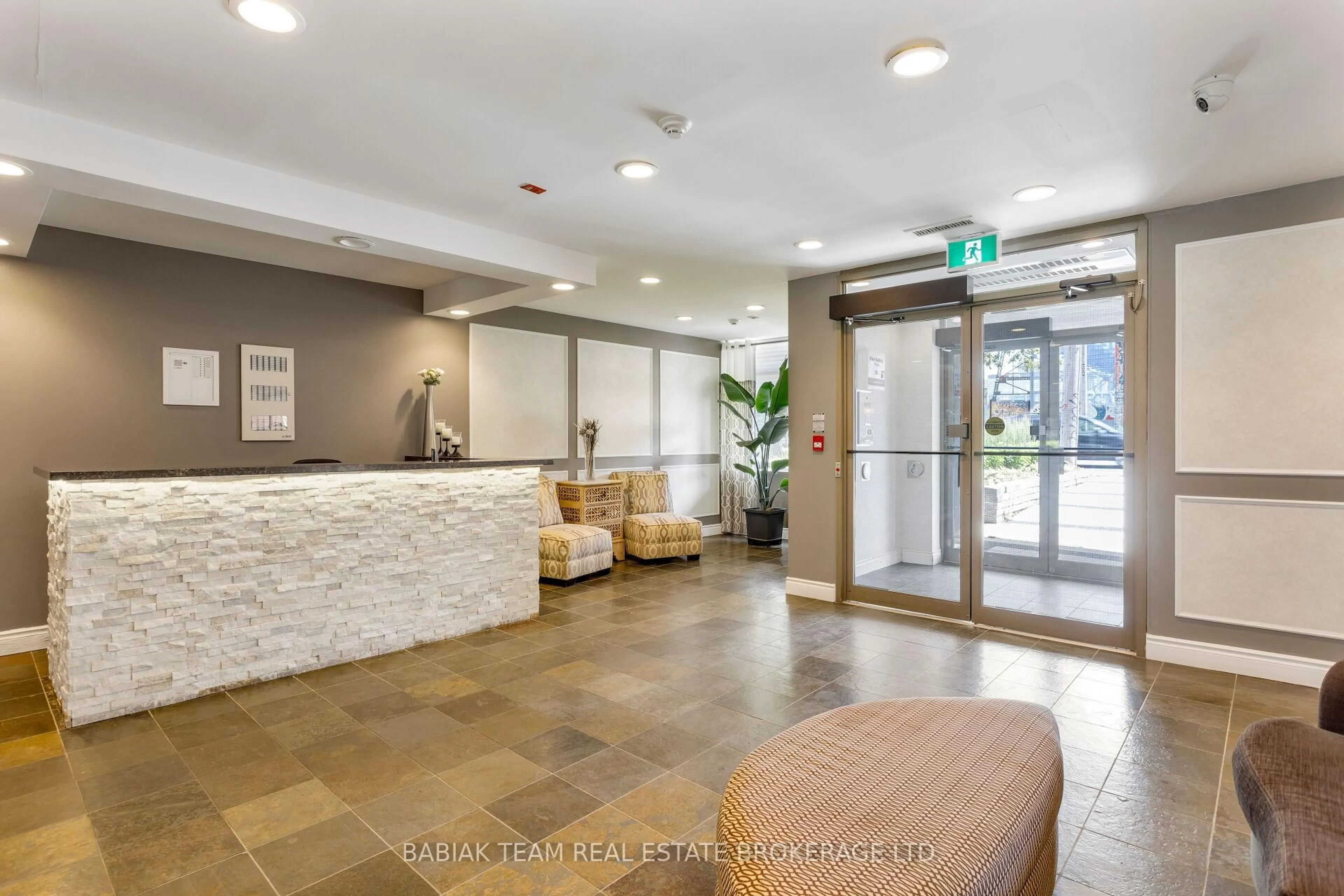 Unknown for 2495 Dundas Street West St #307, Toronto Ontario M6P 1X4
