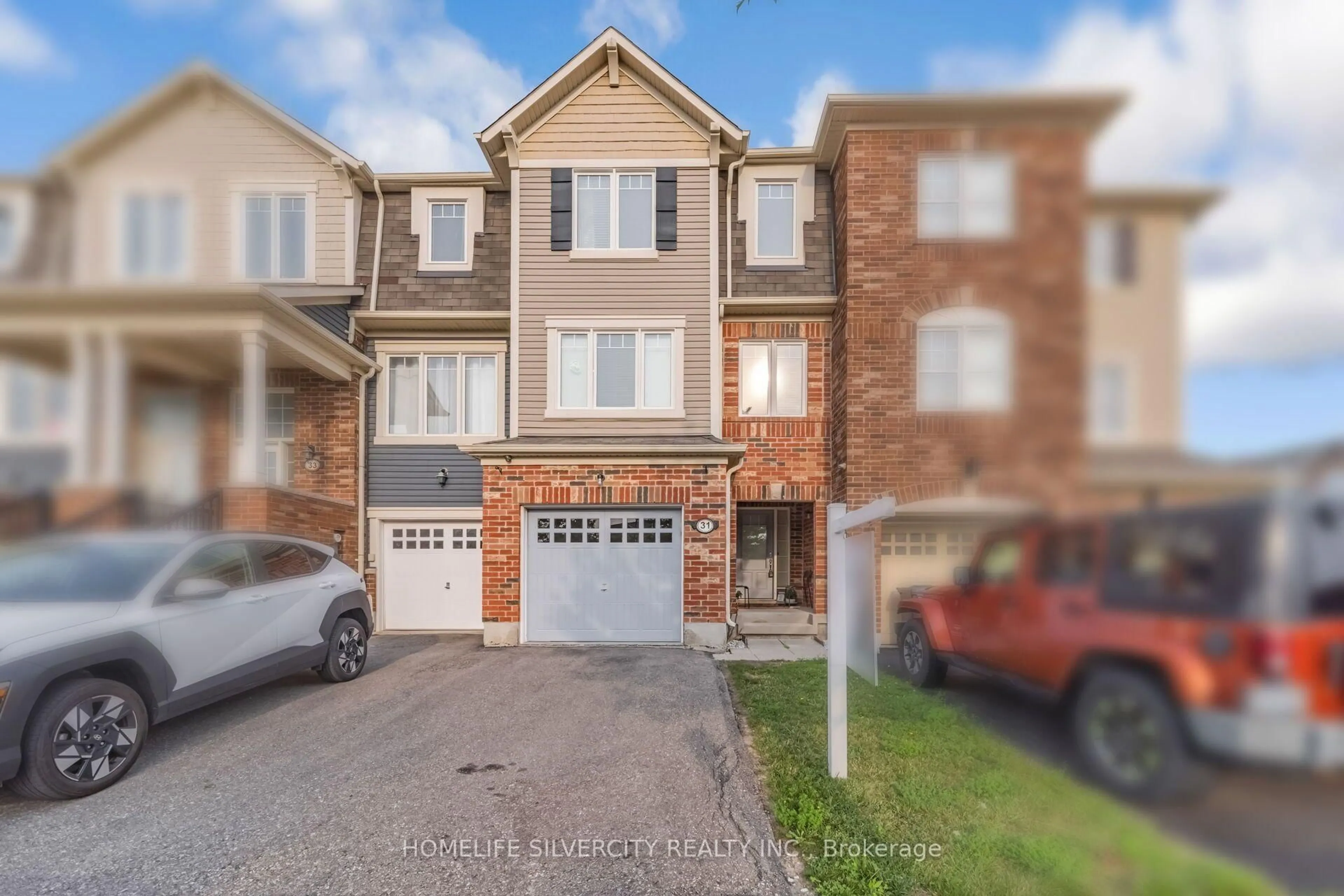 A pic from outside/outdoor area/front of a property/back of a property/a pic from drone, street for 31 Betterton Cres, Brampton Ontario L7A 0S5