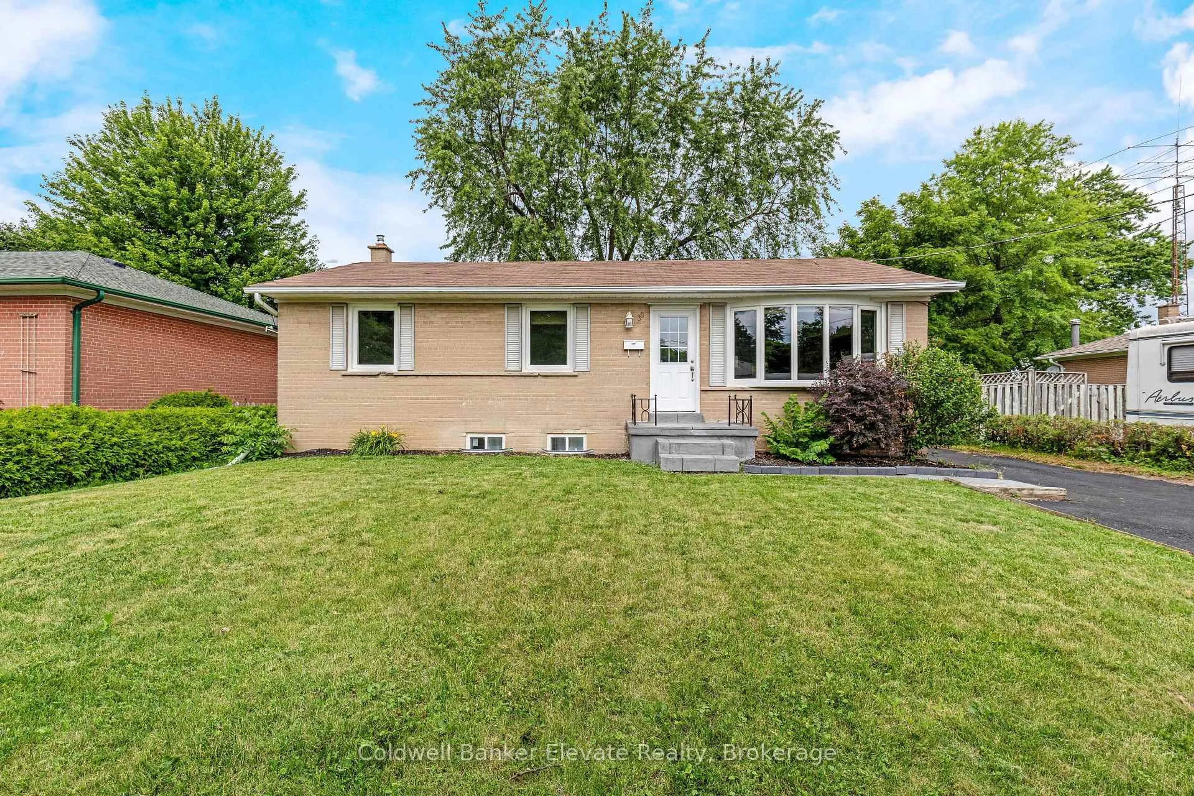 Unknown for 39 McGilvray Cres, Halton Hills Ontario L7G 1L7