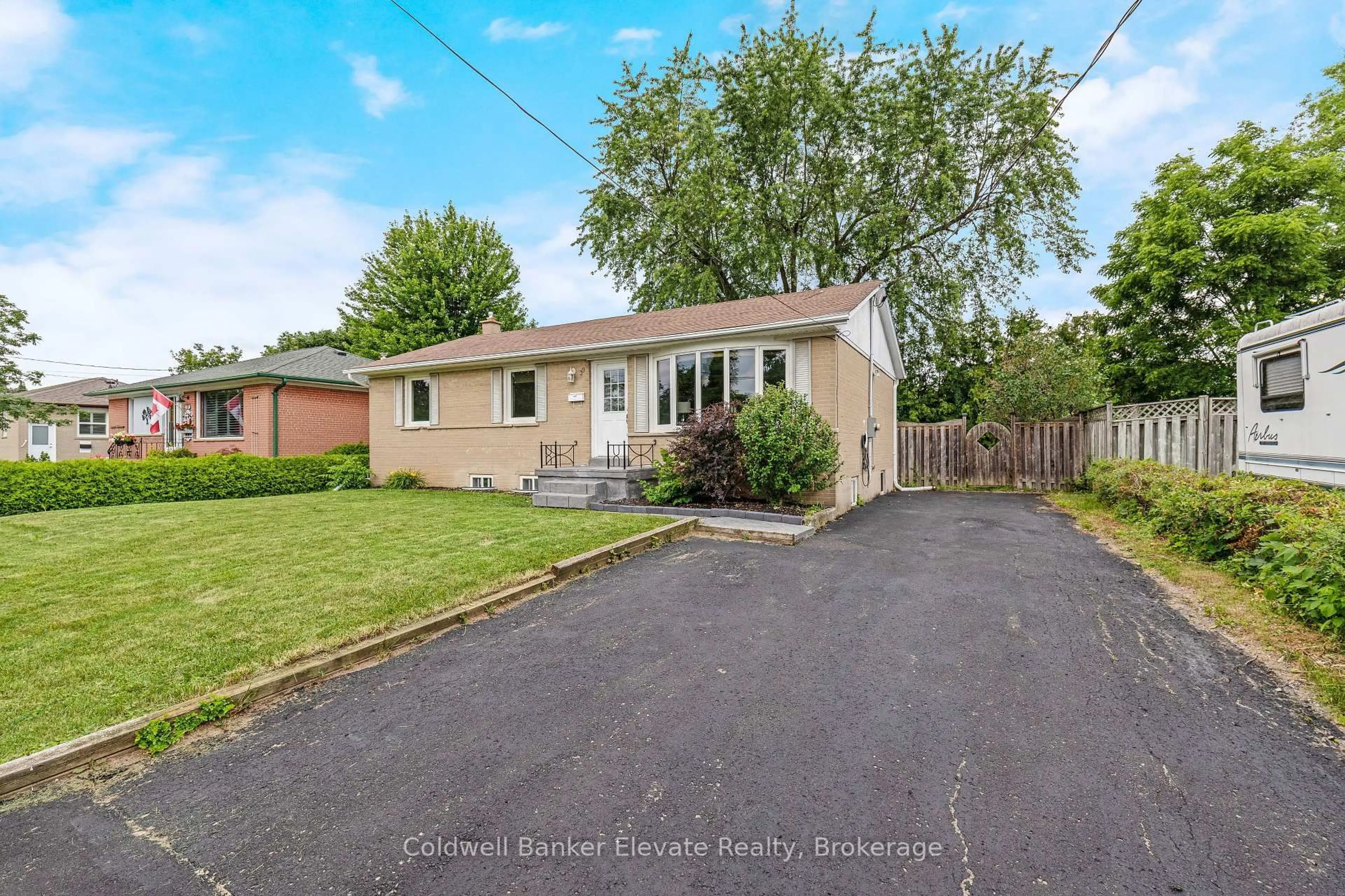Unknown for 39 McGilvray Cres, Halton Hills Ontario L7G 1L7