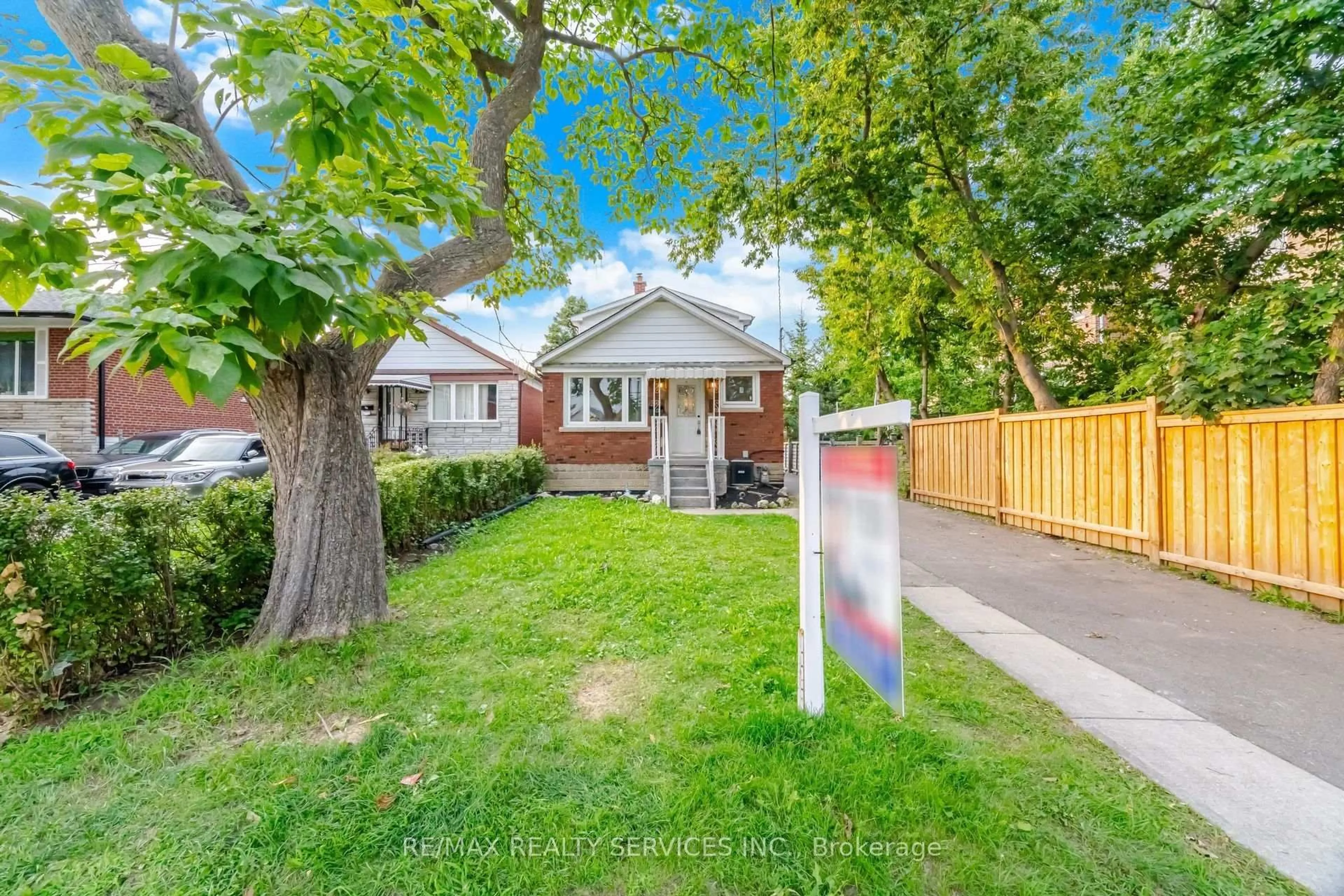 Unknown for 30 Elder Ave, Toronto Ontario M8W 1S4