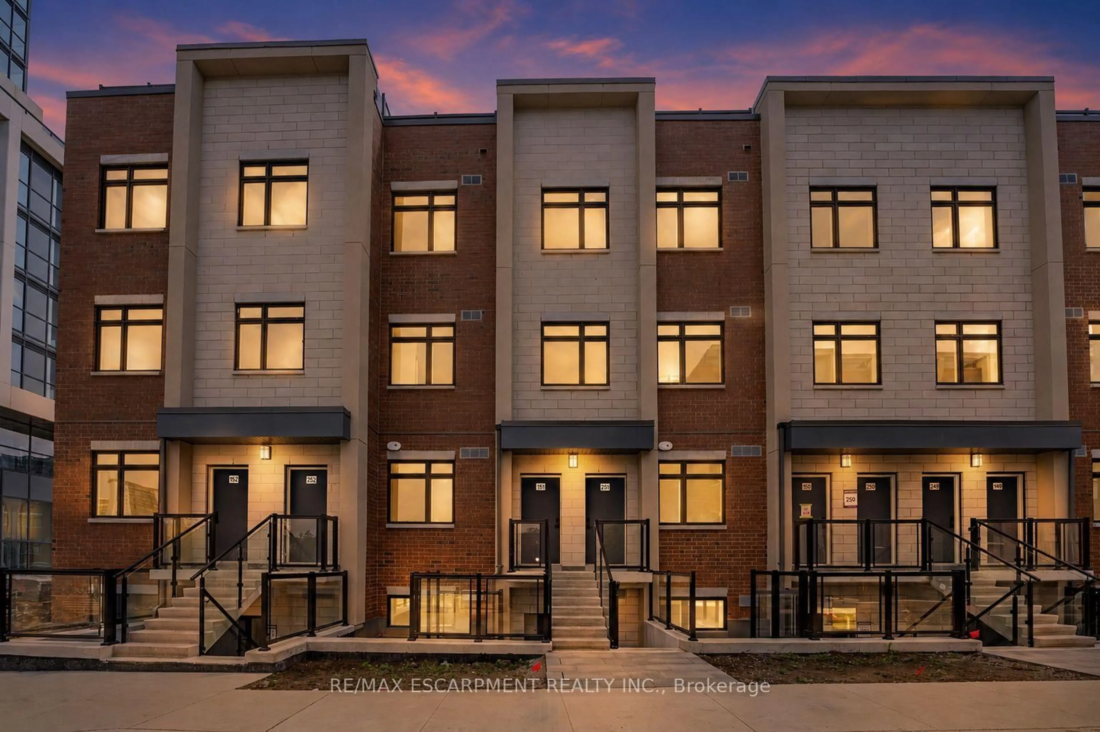 Patio, street for 1075 Douglas McCurdy Common #251, Mississauga Ontario L5G 0C6