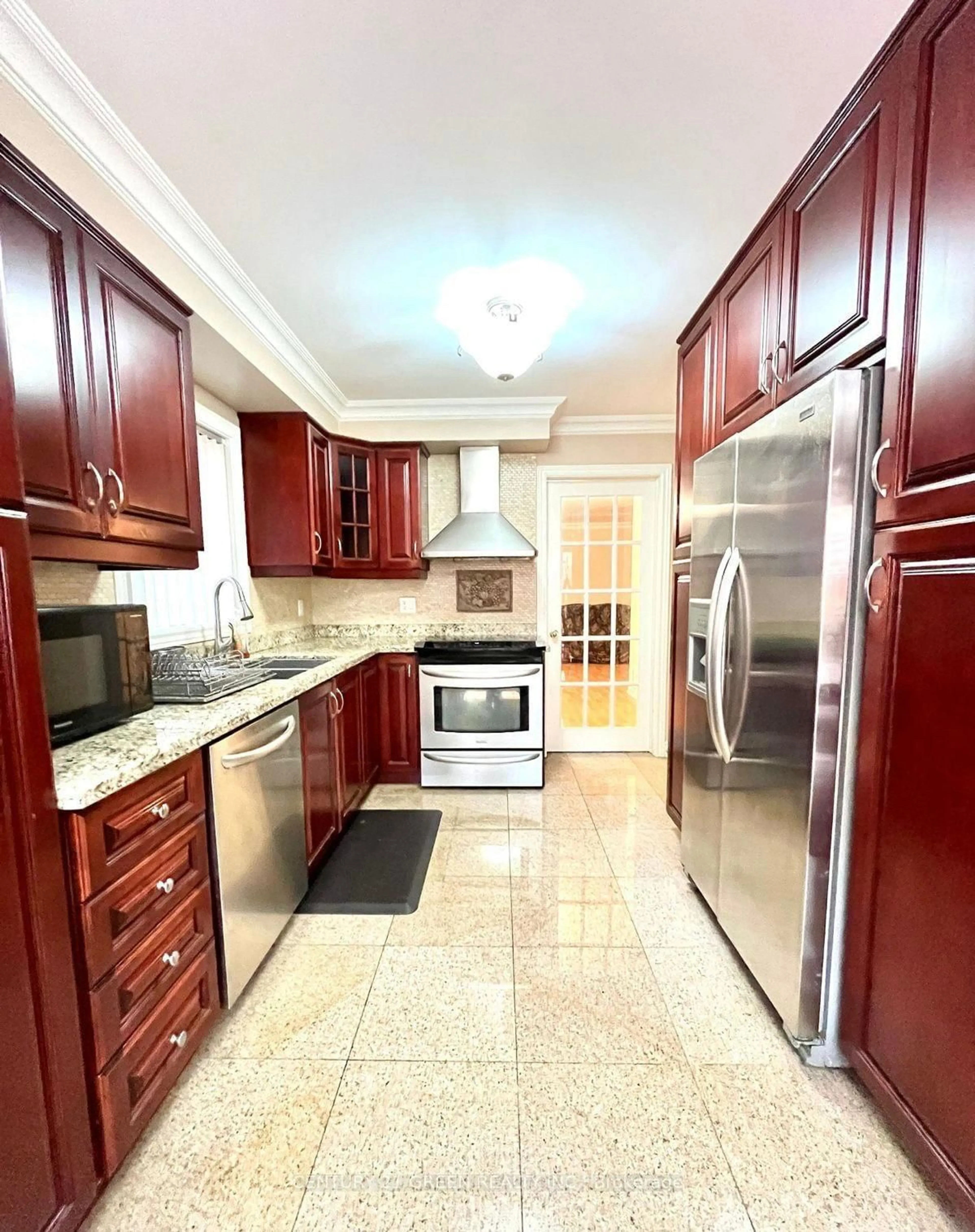 Standard kitchen, ceramic/tile floor for 215 Kingknoll Dr, Brampton Ontario L6Y 4X4