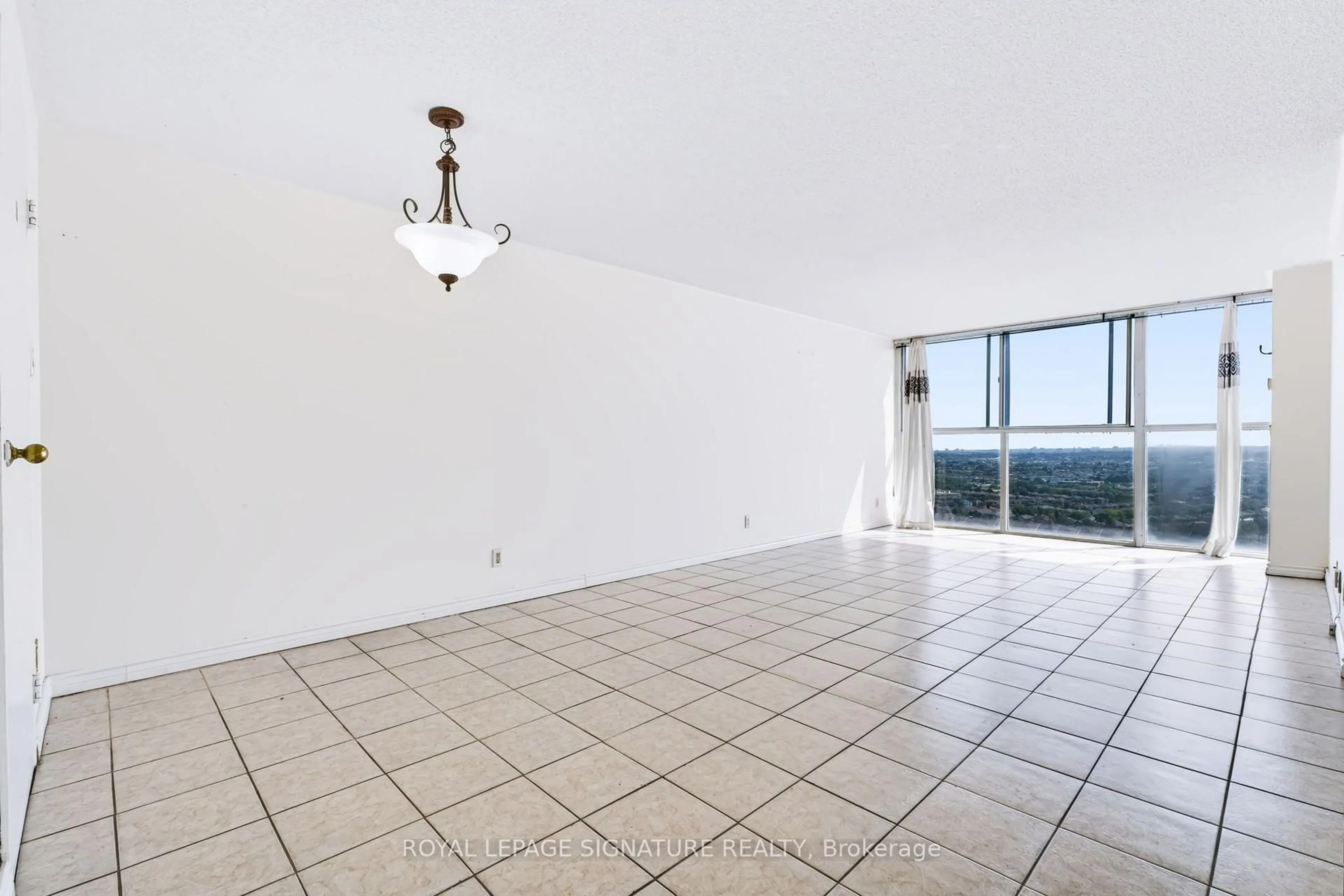 A pic of a room for 35 Trailwood Dr #2117, Mississauga Ontario L4Z 3L6