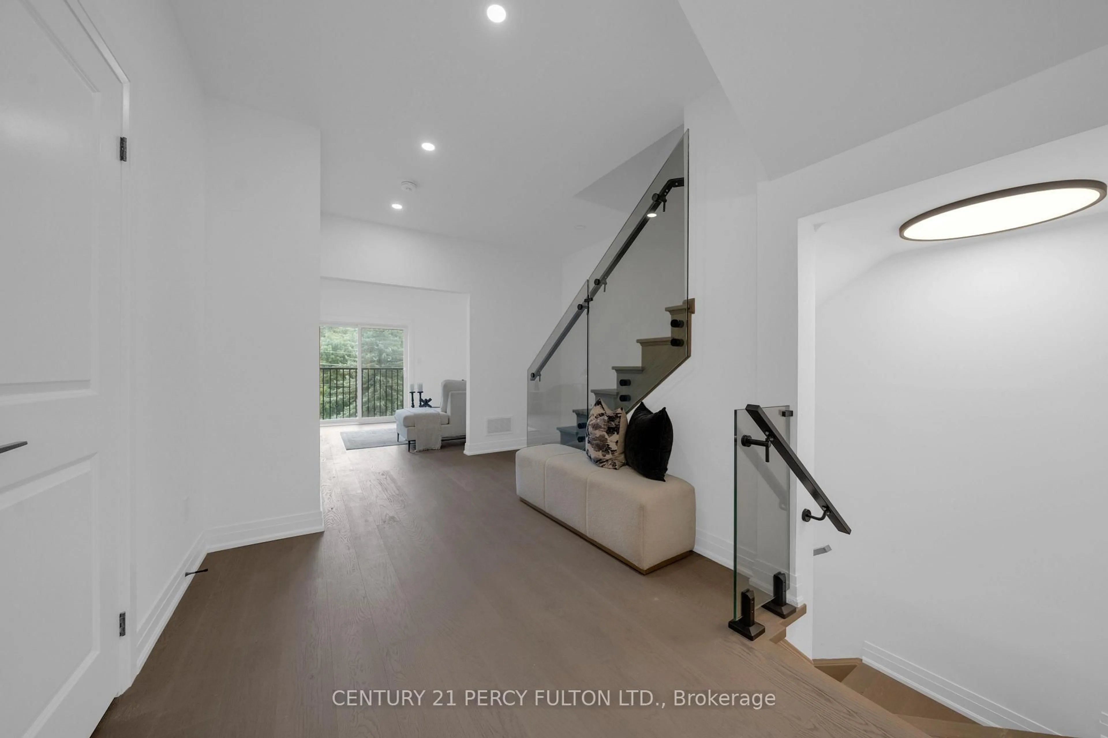 Indoor foyer for 6636 Clock Crt #8, Mississauga Ontario L5W 1N2