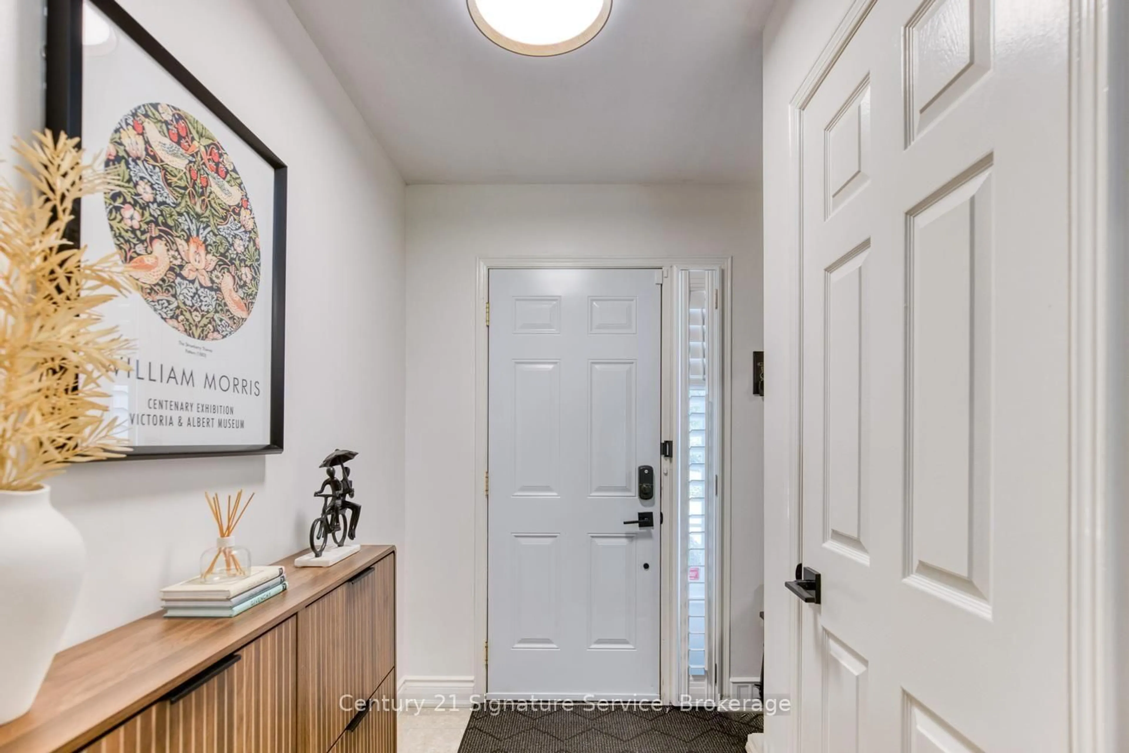 Indoor entryway for 3140 Fifth Line #14, Mississauga Ontario L5L 1A2