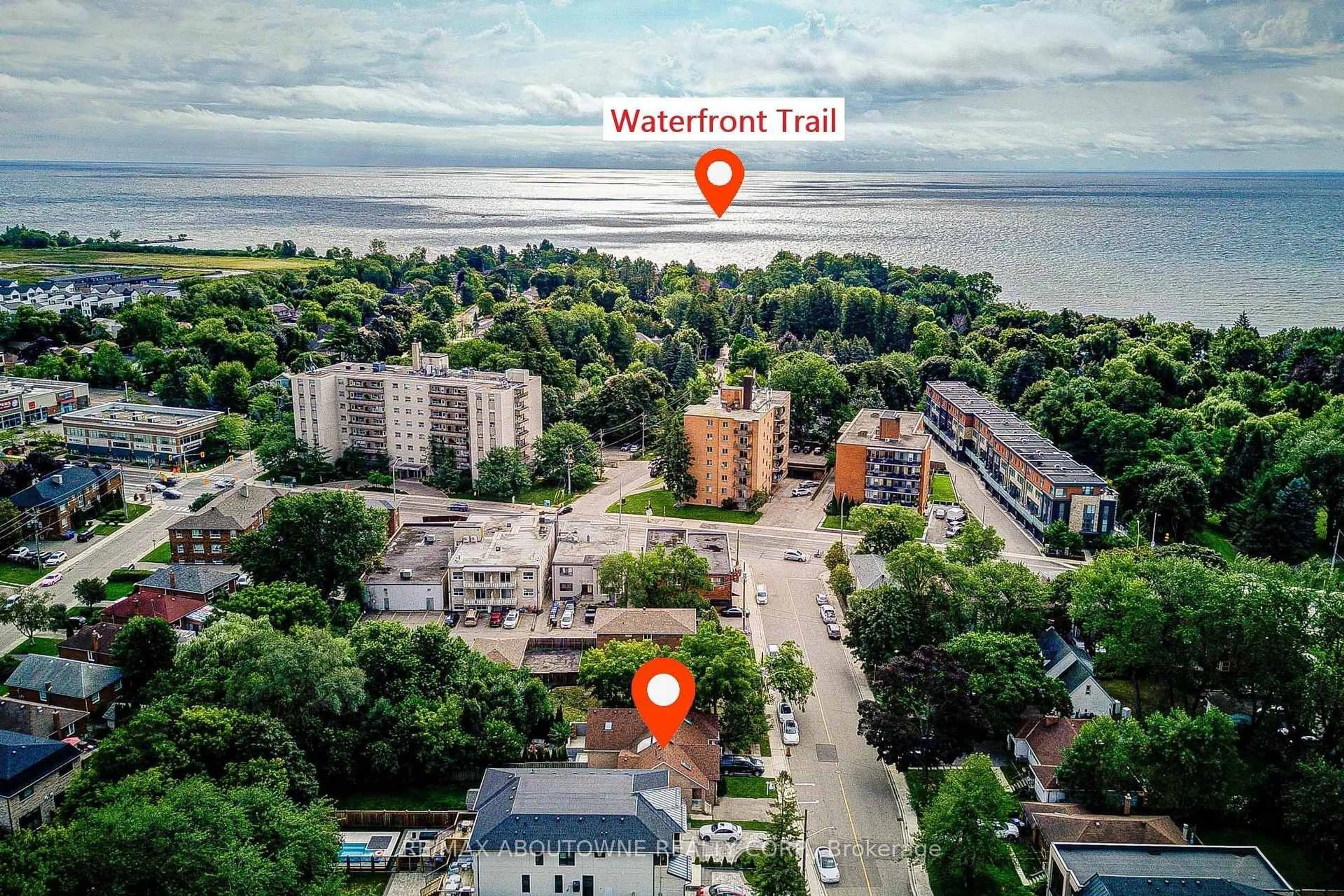 A pic from outside/outdoor area/front of a property/back of a property/a pic from drone, water/lake/river/ocean view for 13 Broadview Ave, Mississauga Ontario L5H 2S8