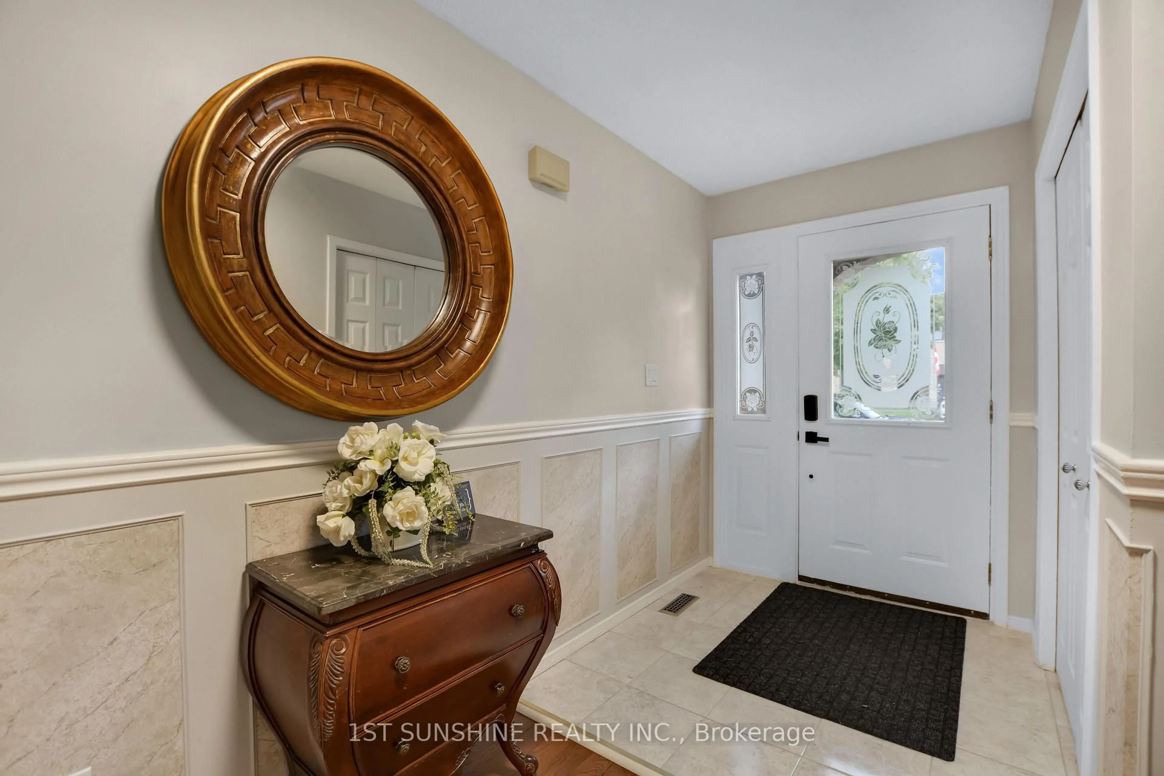 Indoor entryway for 2361 Duncaster Dr, Burlington Ontario L7P 3V9