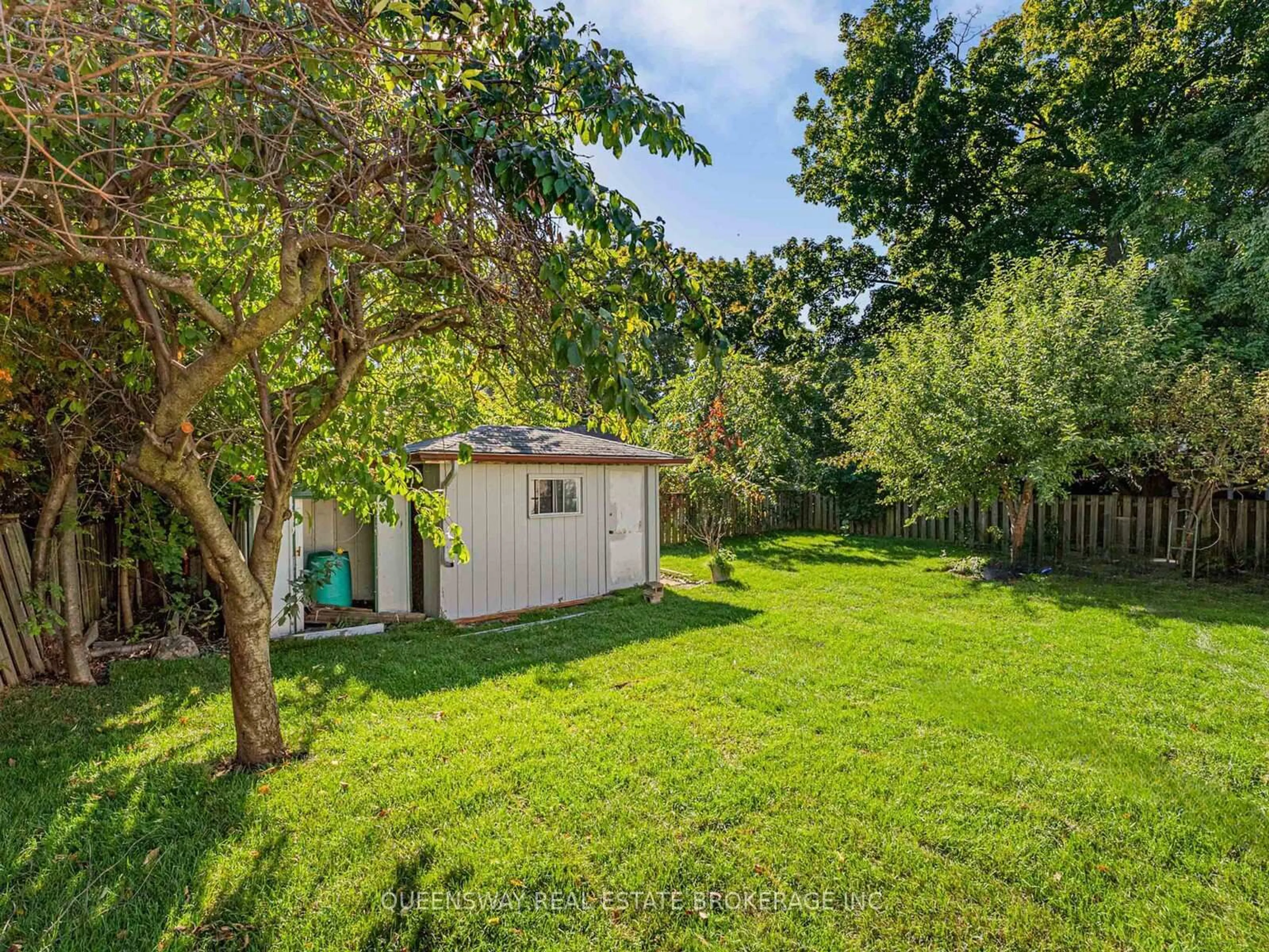 Shed for 1128 Pinegrove Rd, Oakville Ontario L6L 2W6