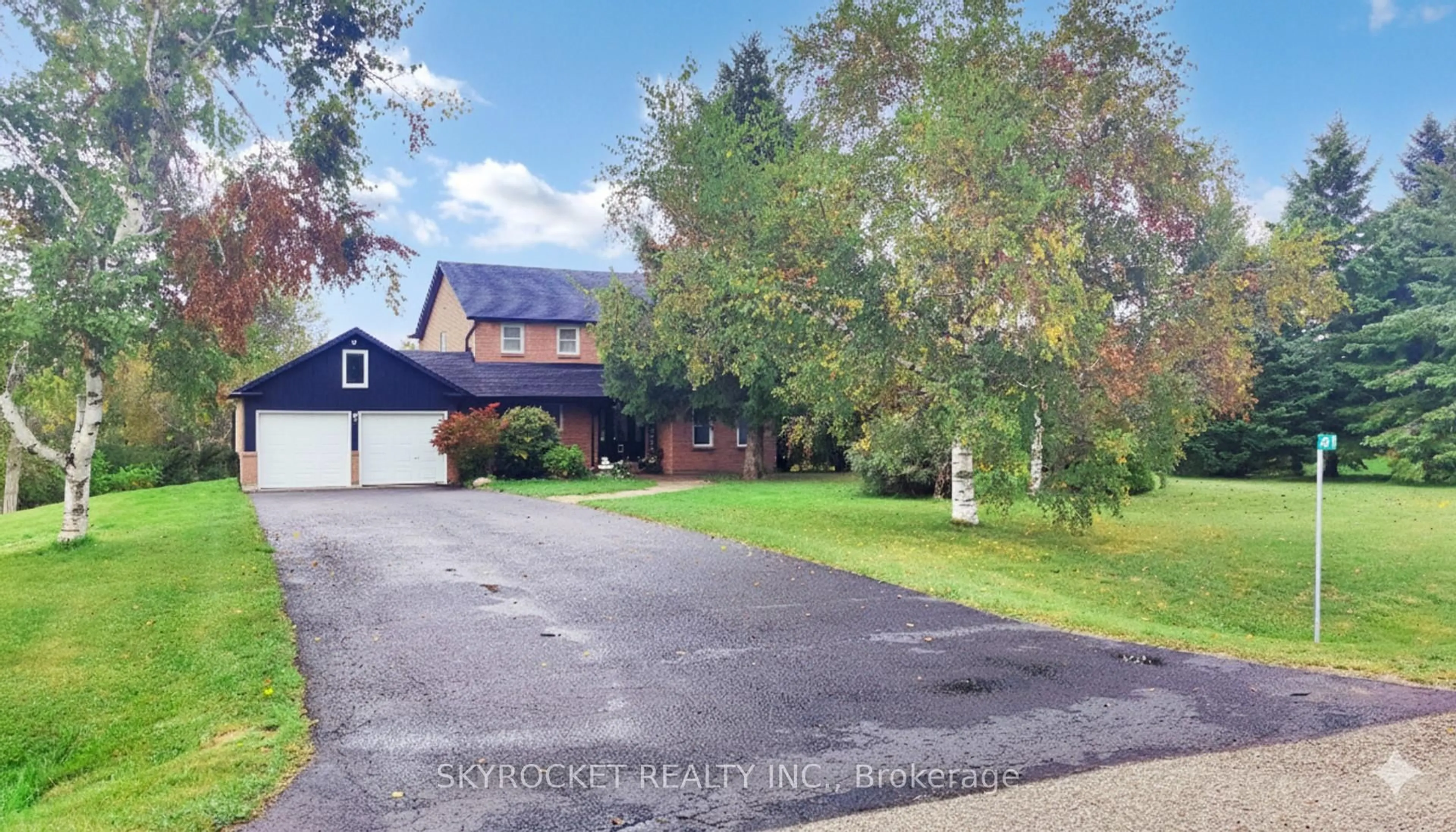 A pic from outside/outdoor area/front of a property/back of a property/a pic from drone, street for 41 Elite Rd, Caledon Ontario L7K 0L2