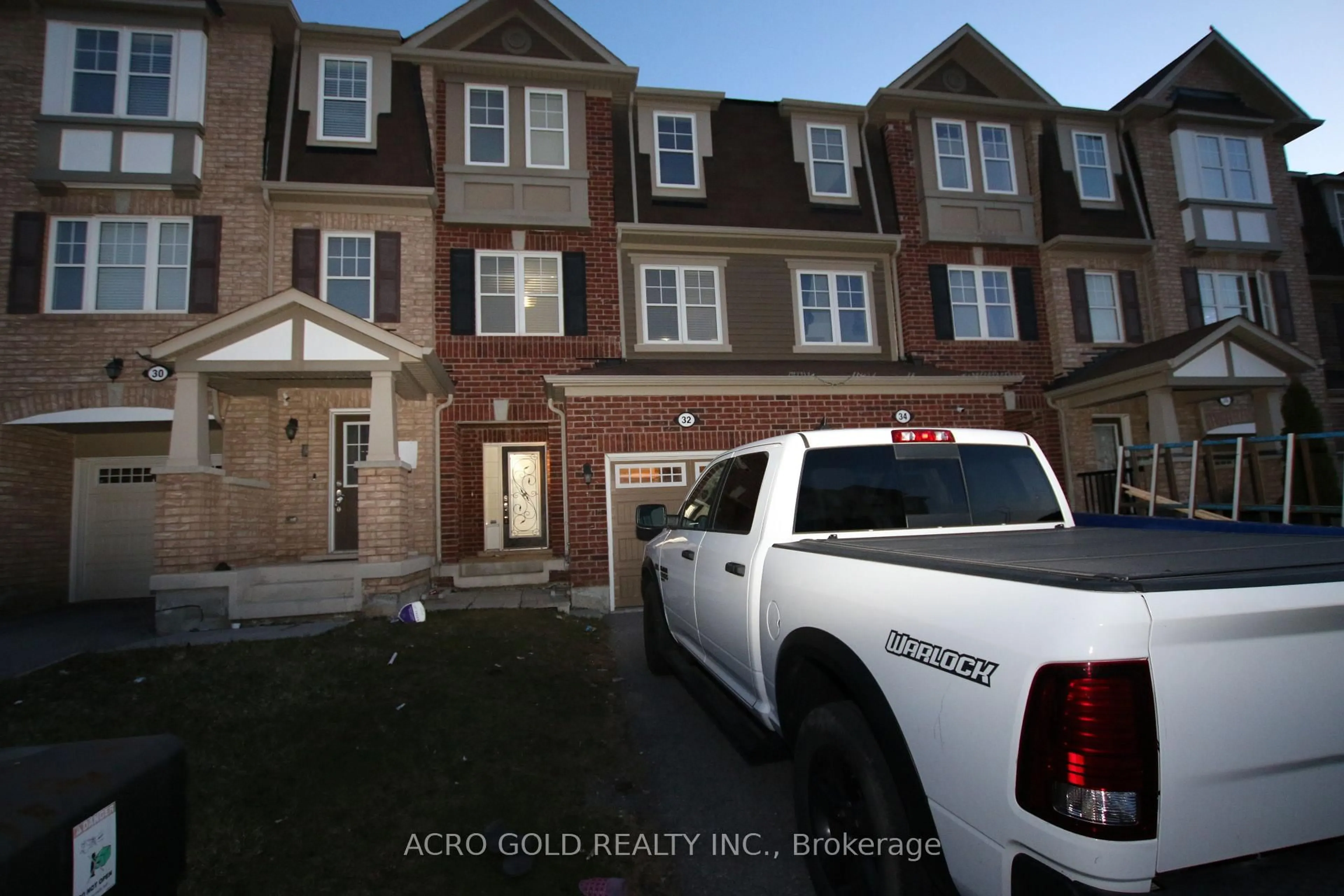 Unknown for 32 Mercedes Rd, Brampton Ontario L7A 0Z2