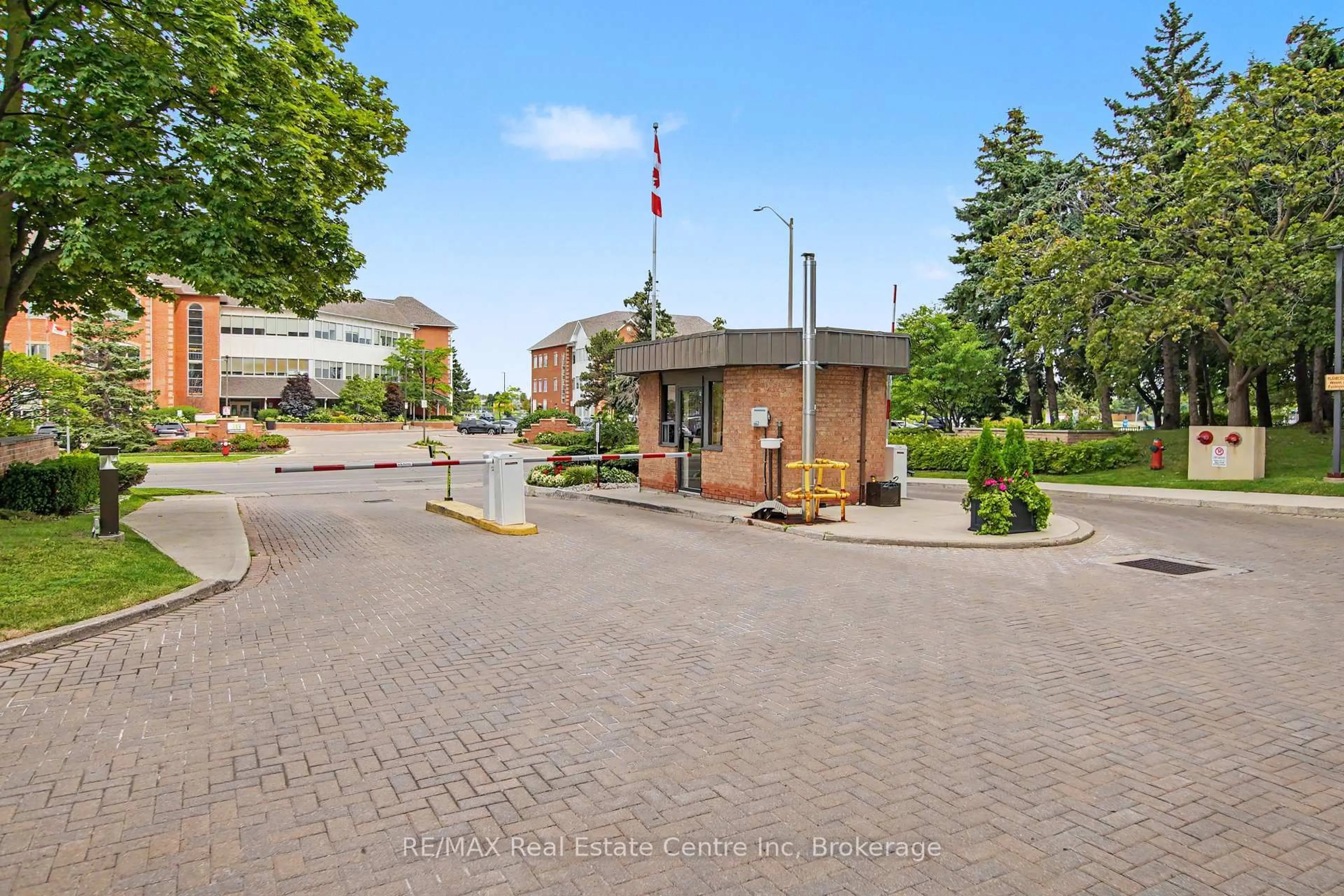 Unknown for 100 County Court Blvd #1604, Brampton Ontario L6W 3X1