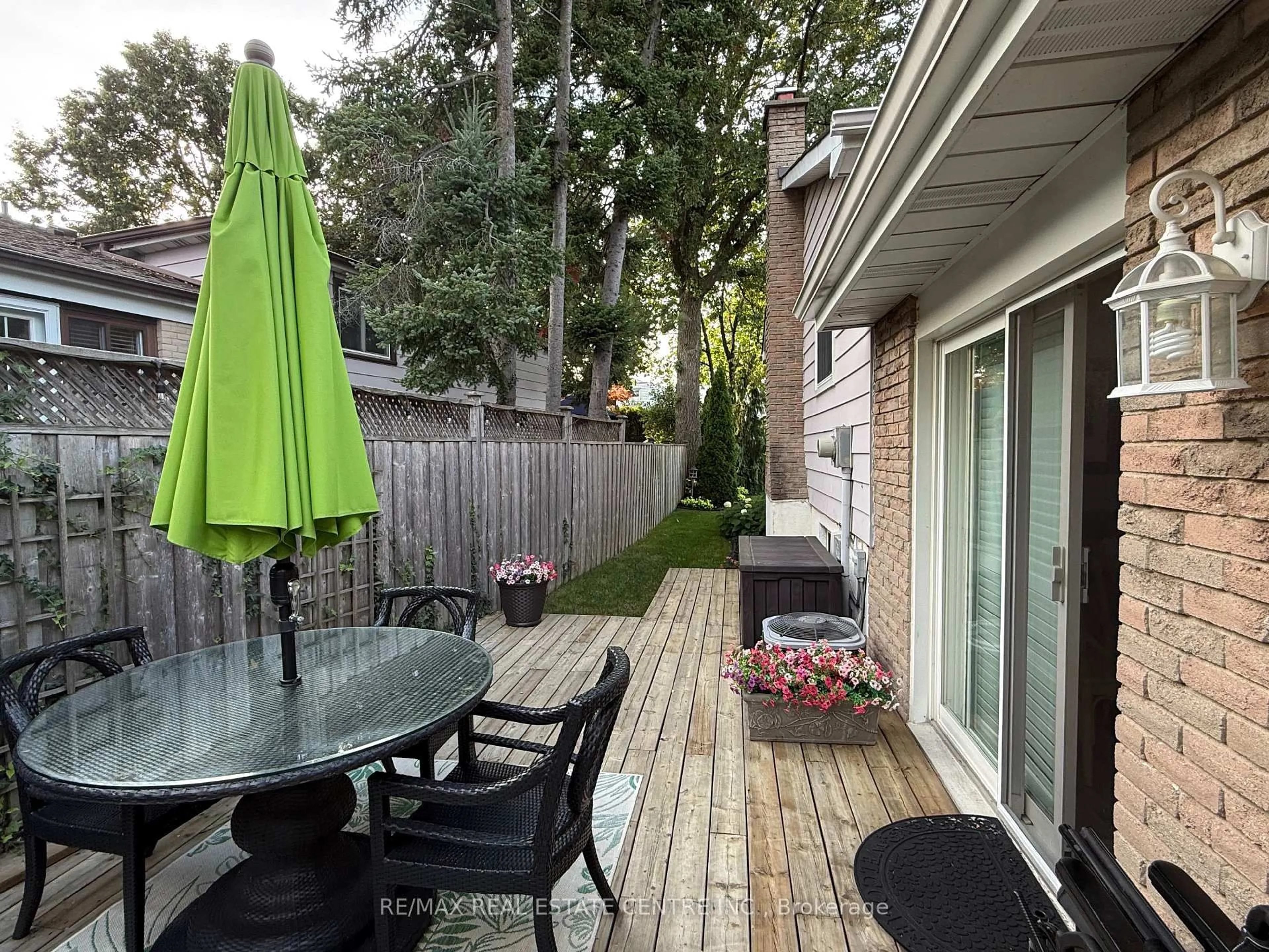 Patio, unknown for 2311 Council Ring Rd, Mississauga Ontario L5L 1B9