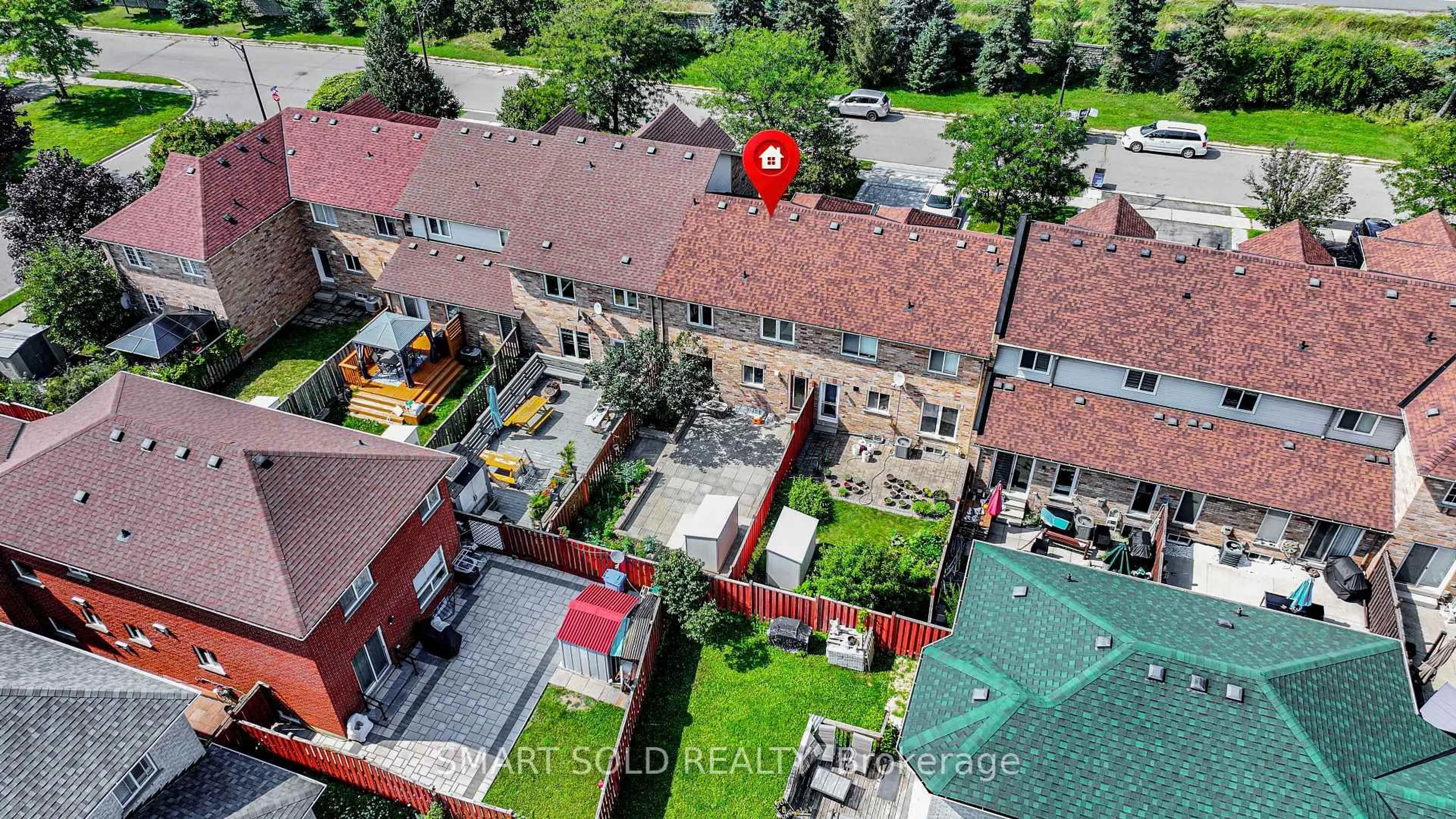 A pic from outside/outdoor area/front of a property/back of a property/a pic from drone, city buildings view from balcony for 906 Delgado Dr, Mississauga Ontario L5V 2S4