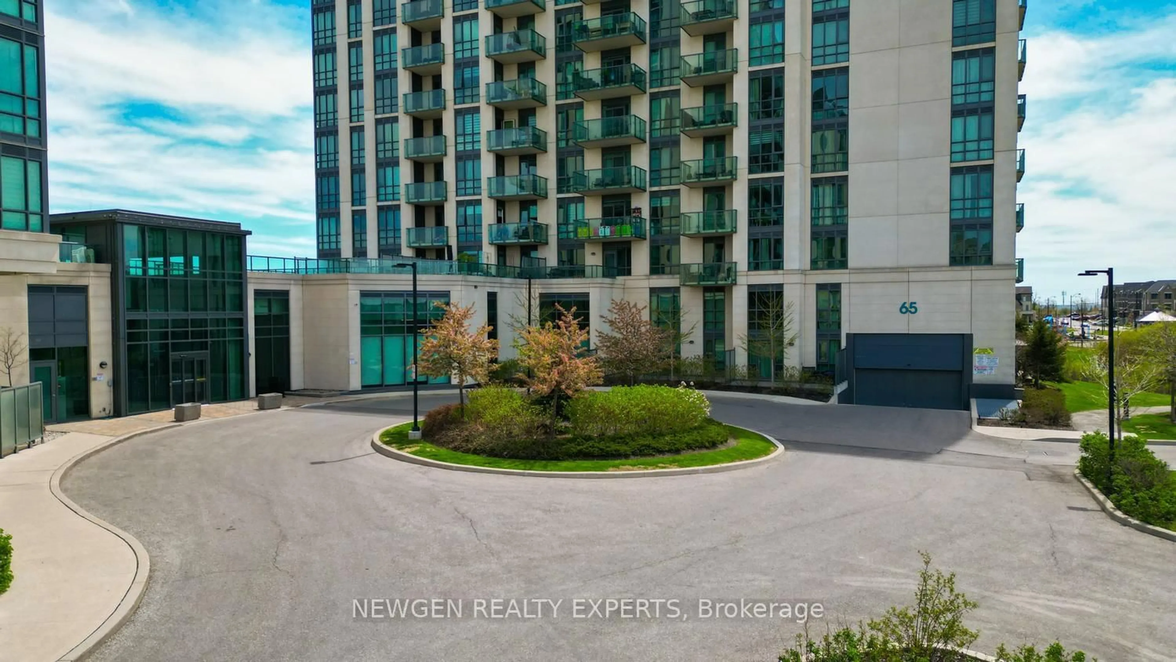 Indoor foyer for 65 Yorkland Blvd #808, Brampton Ontario L6P 4M5