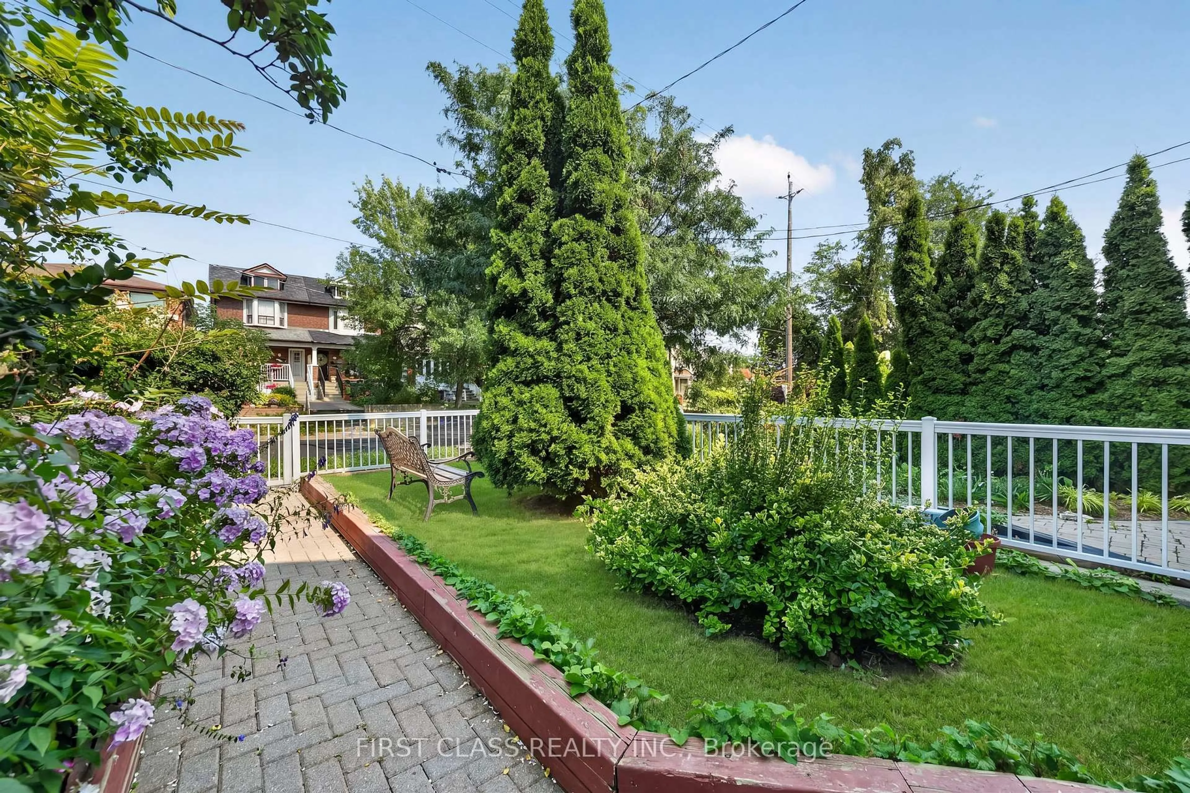 Patio, street for 150 Caledonia Rd, Toronto Ontario M6E 4S7