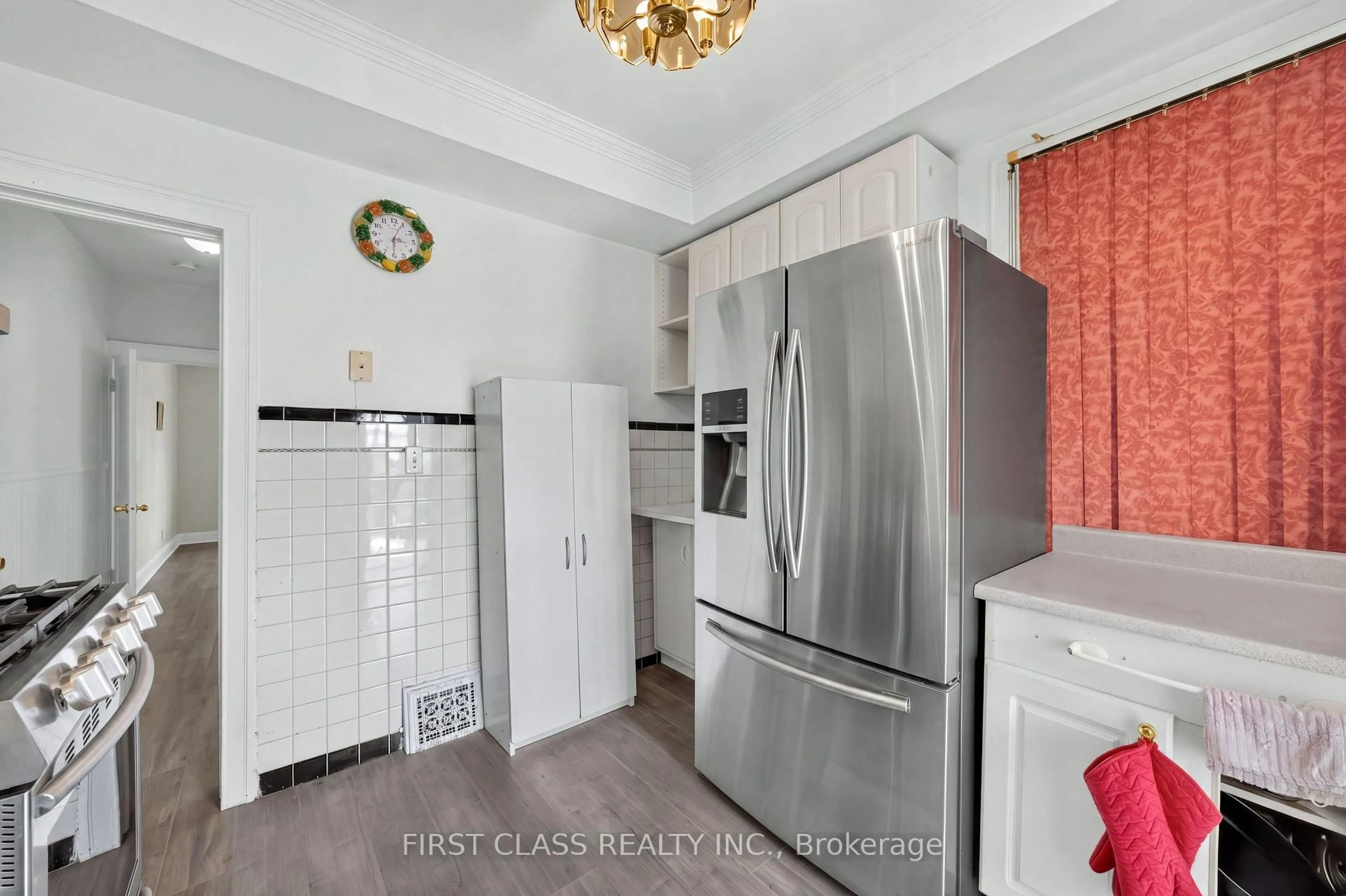 Standard kitchen, unknown for 150 Caledonia Rd, Toronto Ontario M6E 4S7