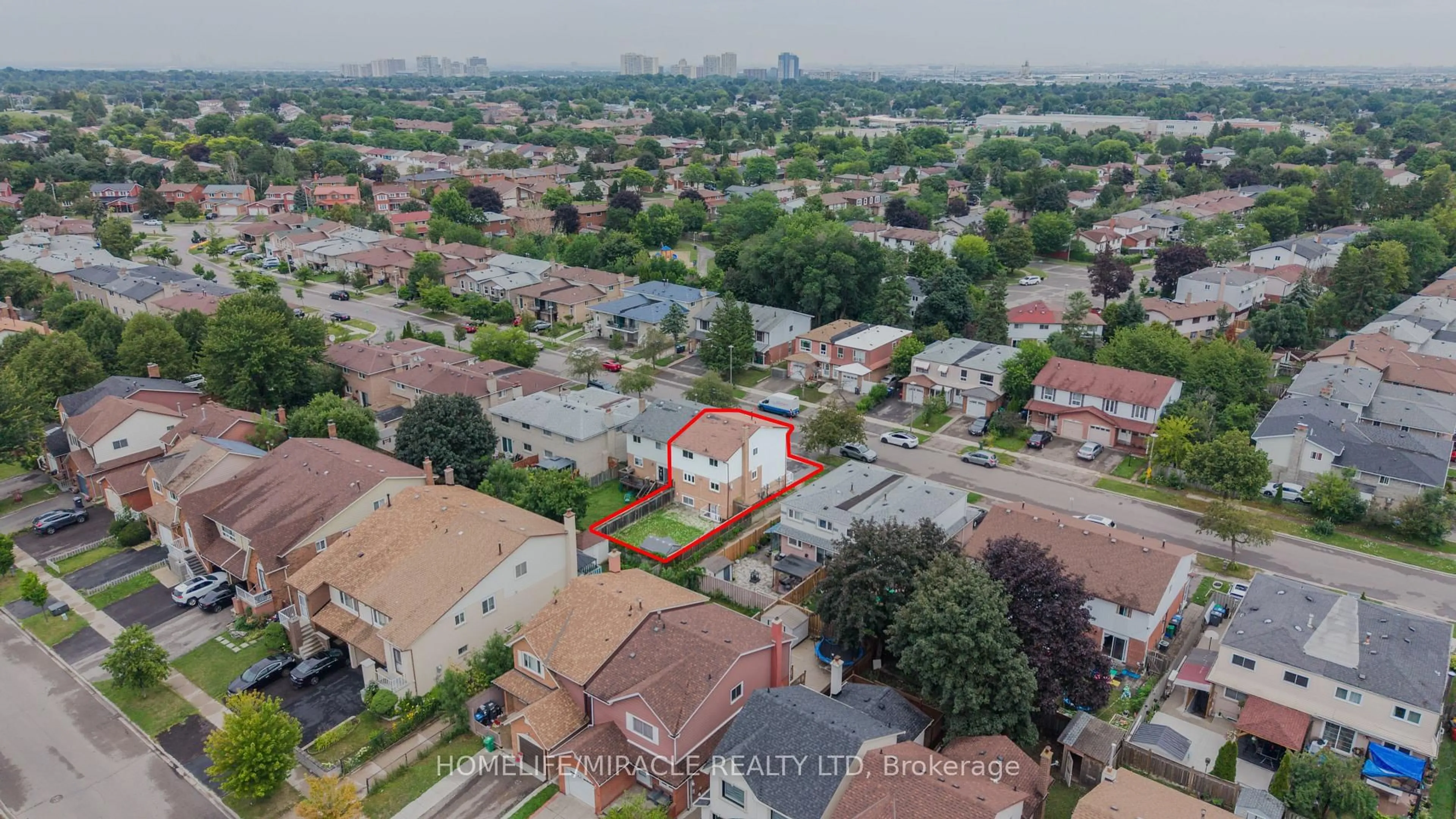 A pic from outside/outdoor area/front of a property/back of a property/a pic from drone, city buildings view from balcony for 115 Bruce Beer Dr, Brampton Ontario L6V 2Z7
