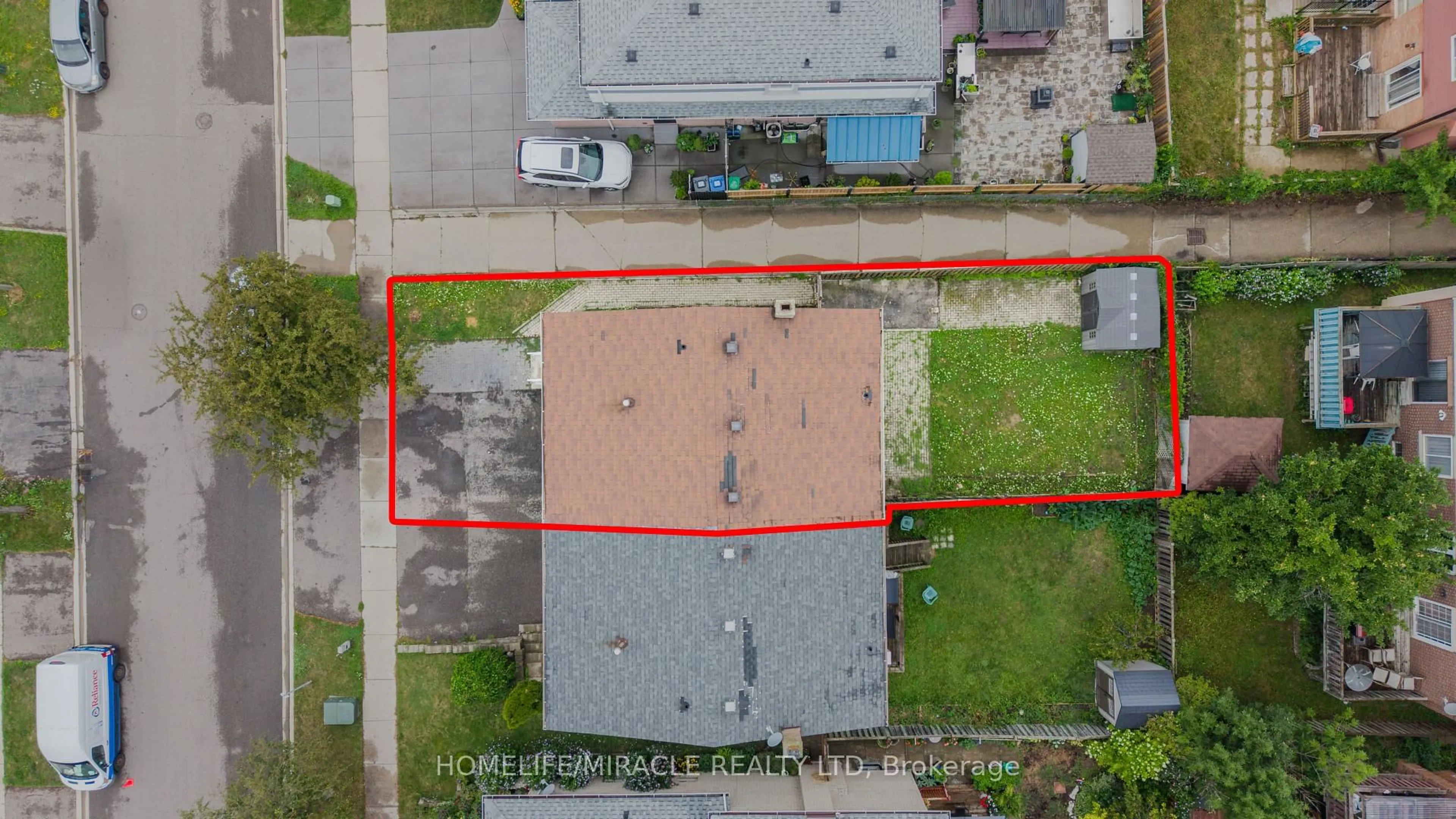 A pic from outside/outdoor area/front of a property/back of a property/a pic from drone, street for 115 Bruce Beer Dr, Brampton Ontario L6V 2Z7