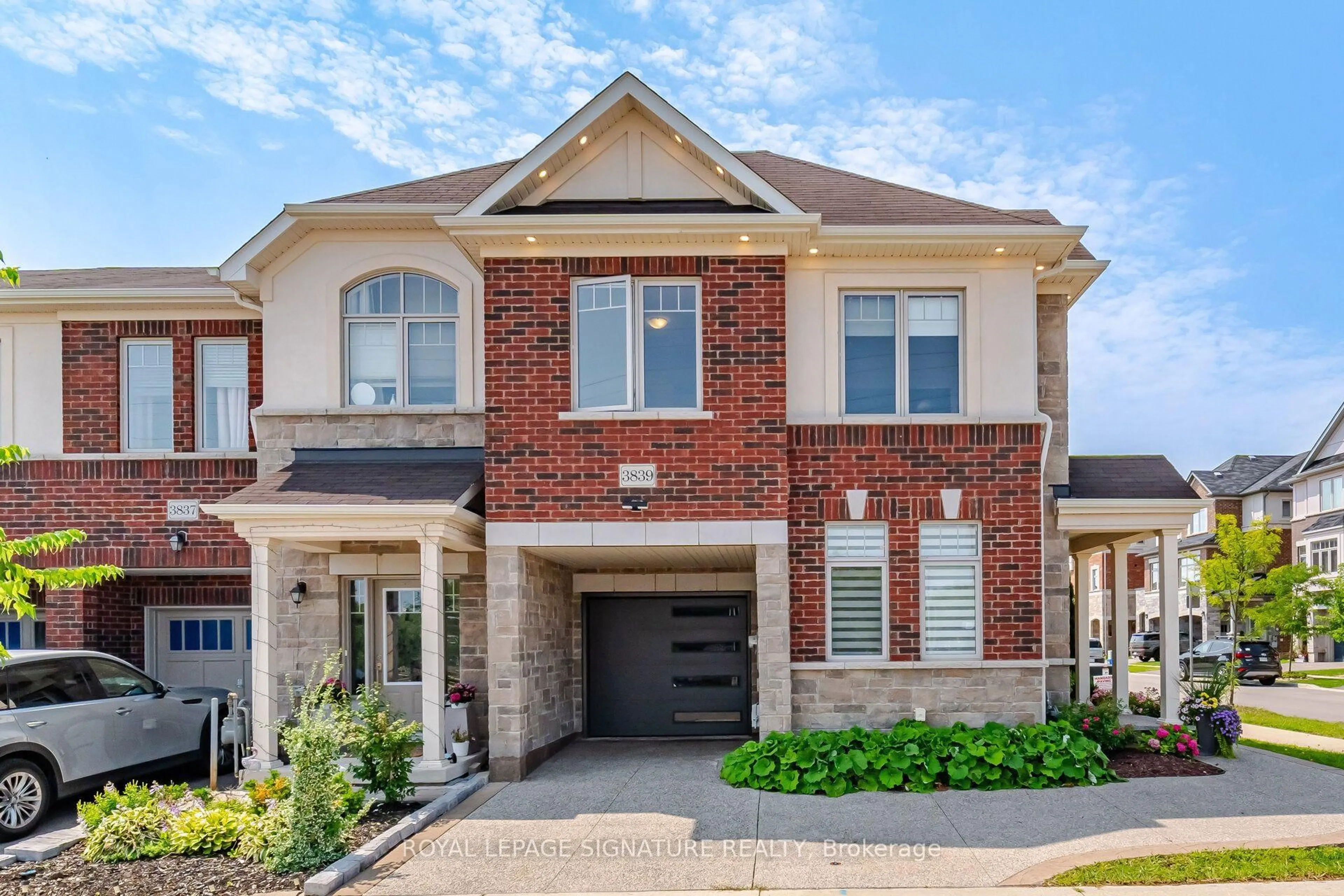 Home with brick exterior material, street for 3839 Tufgar Cres, Burlington Ontario L7M 1P8