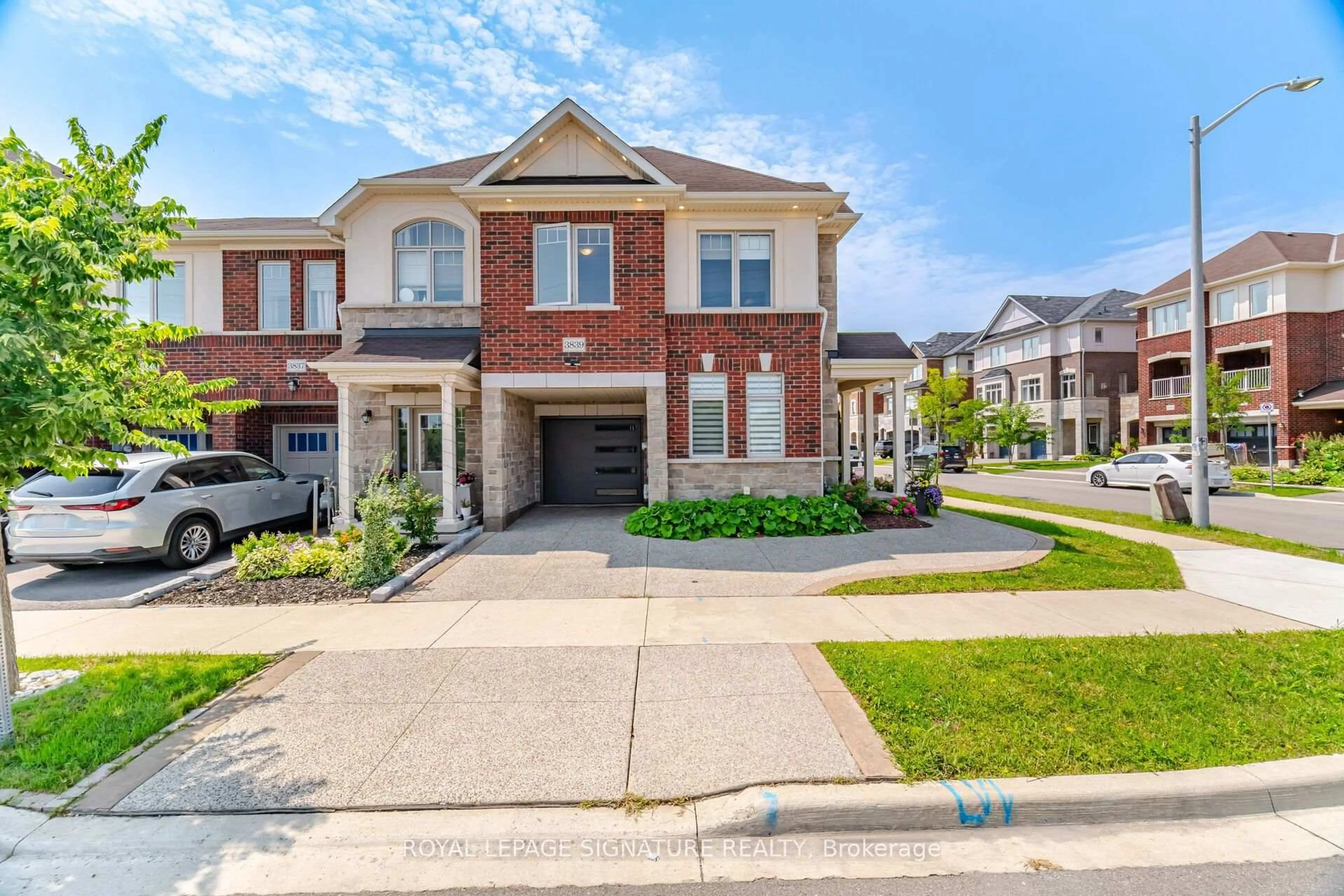 Home with brick exterior material, street for 3839 Tufgar Cres, Burlington Ontario L7M 1P8
