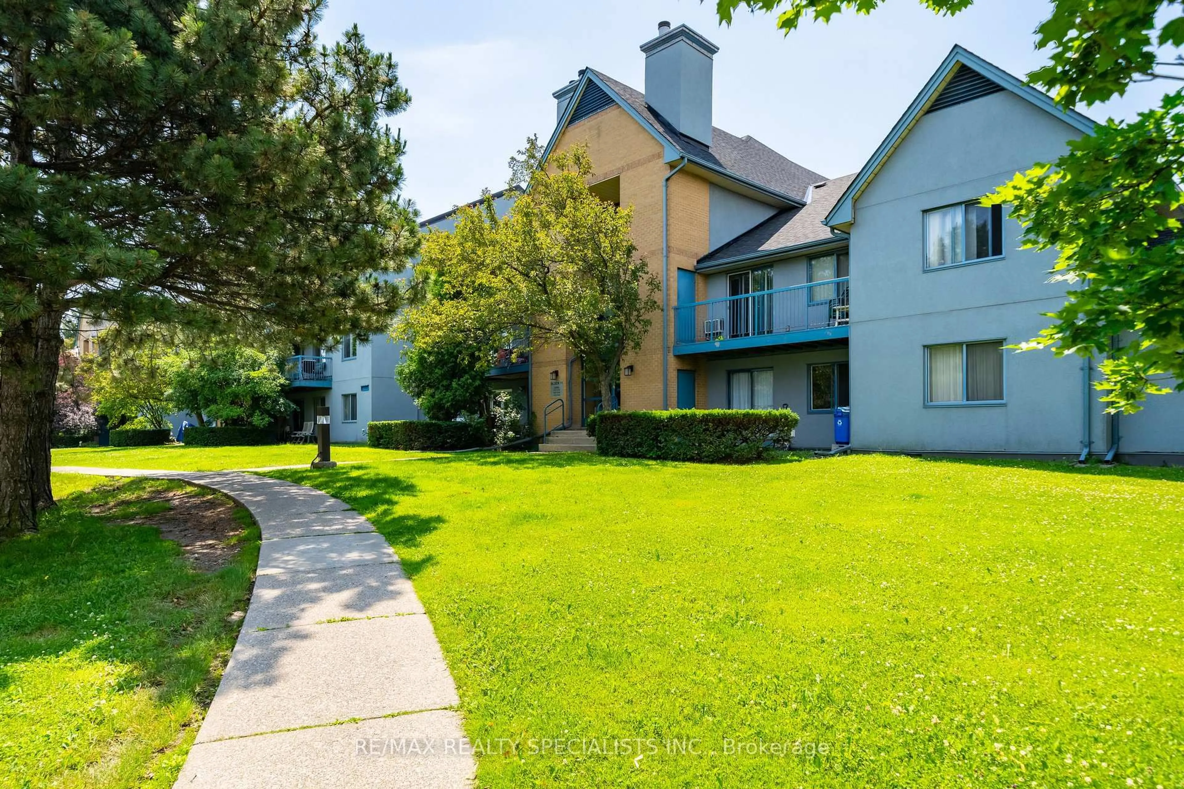 Patio, unknown for 95 Trailwood Dr #612, Mississauga Ontario L4Z 3L2