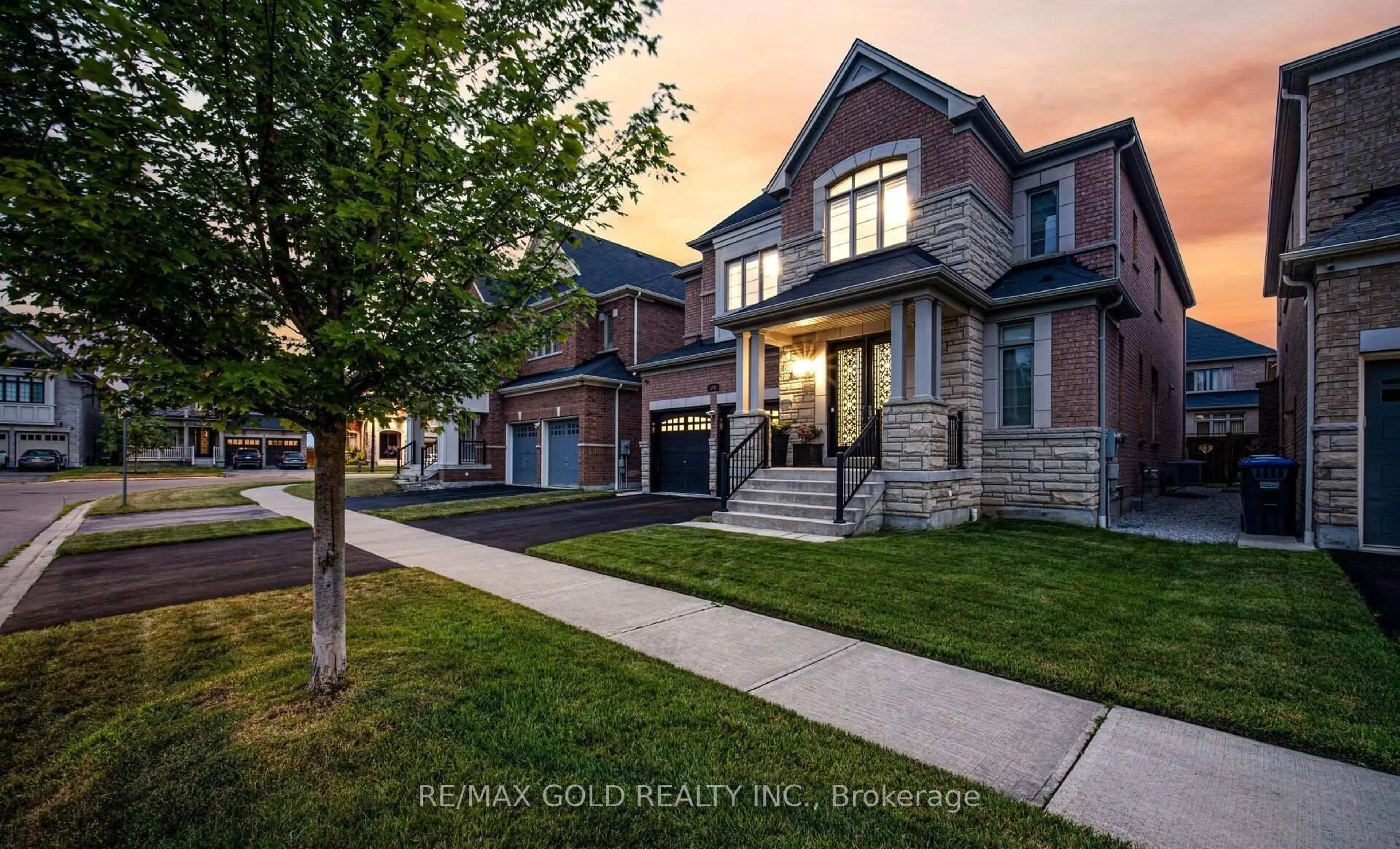 Home with brick exterior material, street for 106 Rising Hill Rdge, Brampton Ontario L6Y 6B2