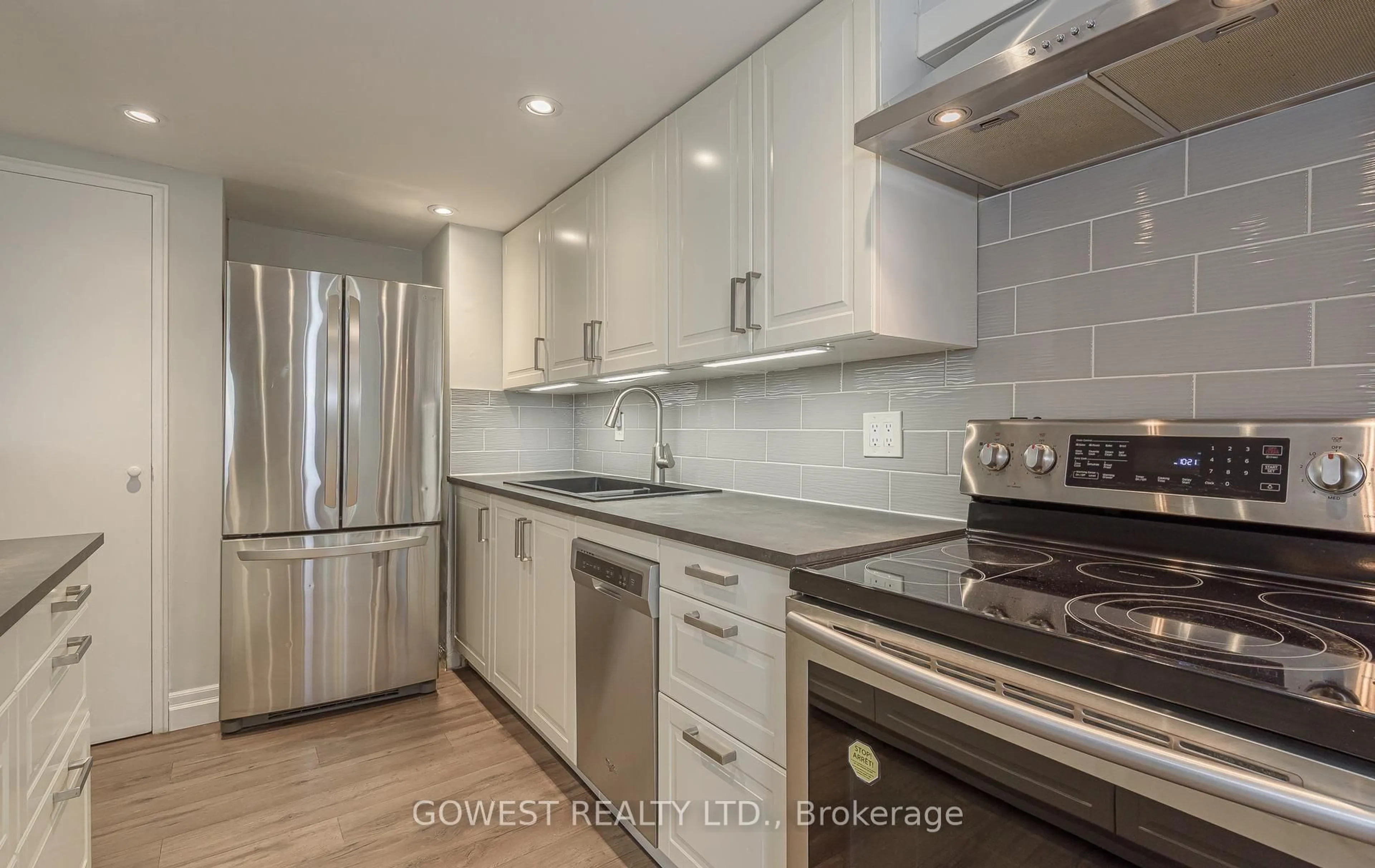 Standard kitchen, unknown for 557 The East Mall #502, Toronto Ontario M9B 4A5