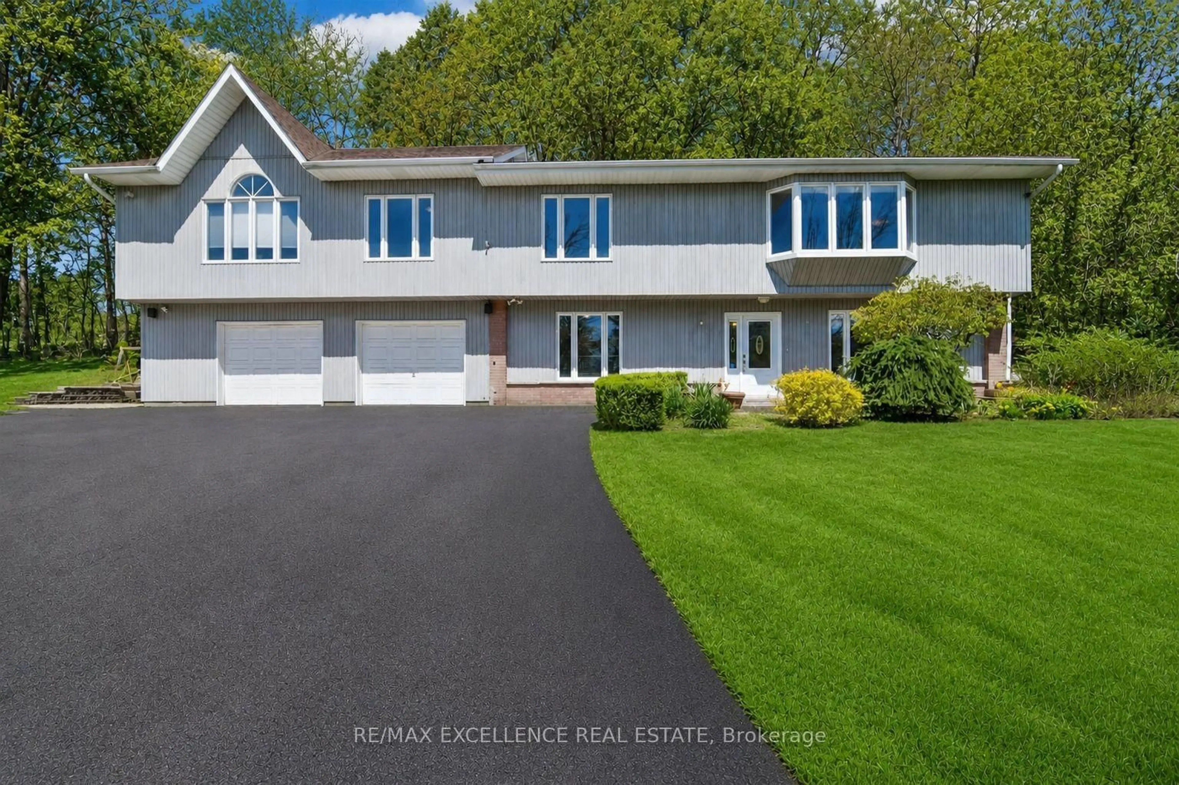 A pic from outside/outdoor area/front of a property/back of a property/a pic from drone, water/lake/river/ocean view for 8951 Mississauga Rd, Brampton Ontario L6Y 0C2