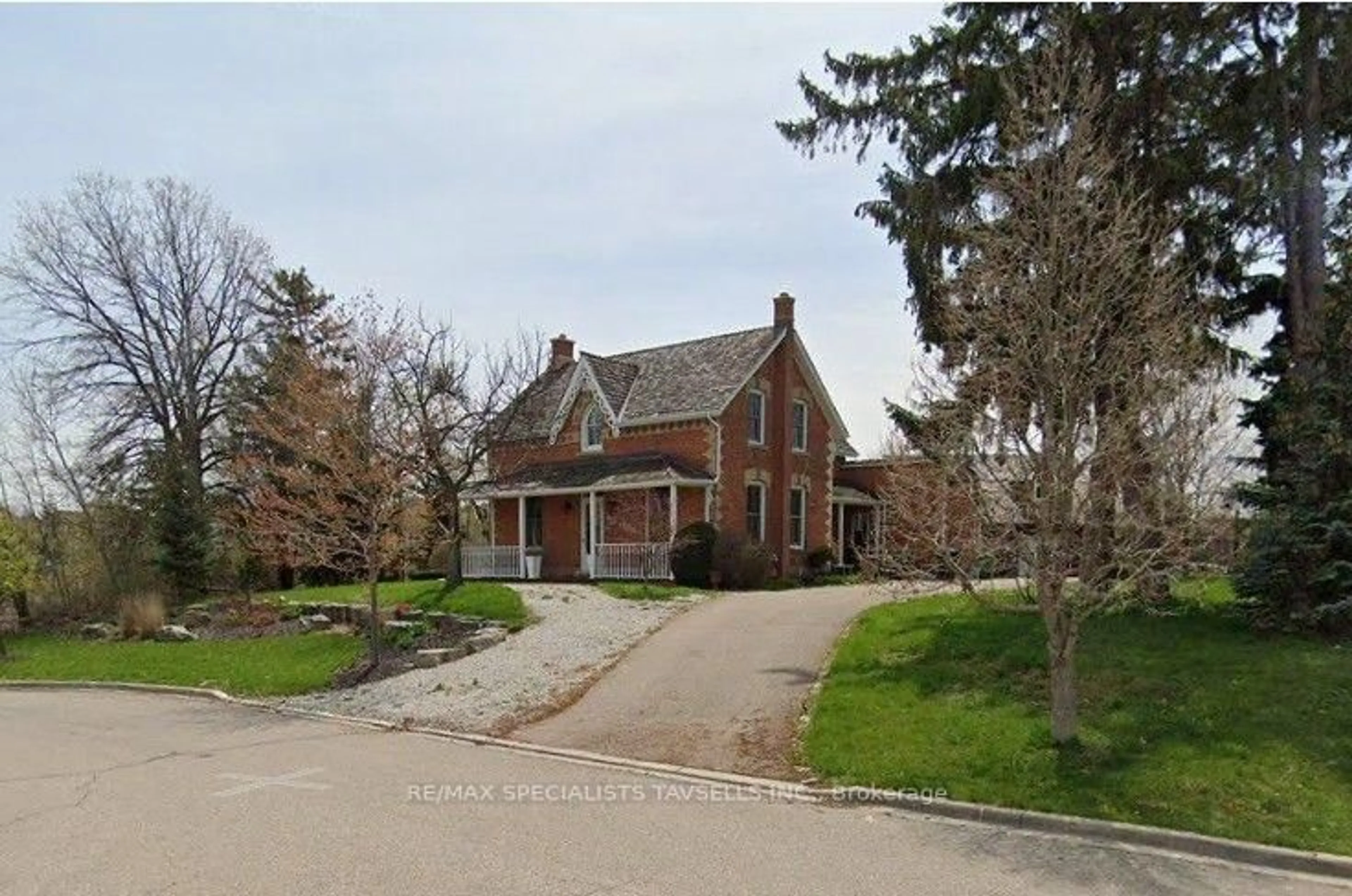 Home with brick exterior material, street for 82 Cobblestone Crt, Brampton Ontario L6R 2S4