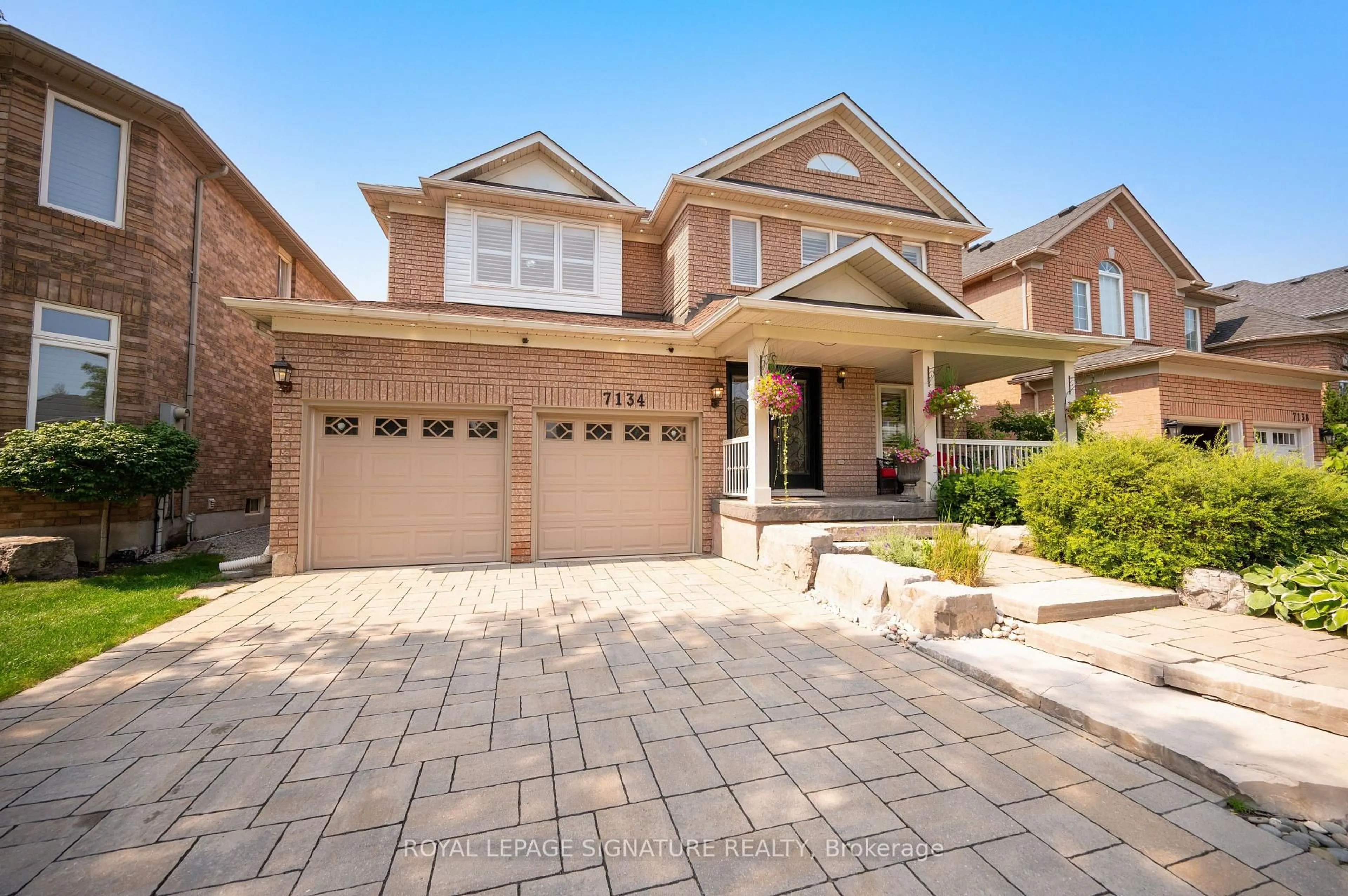 Home with brick exterior material, street for 7134 Hallsands Dr, Mississauga Ontario L5N 7T2