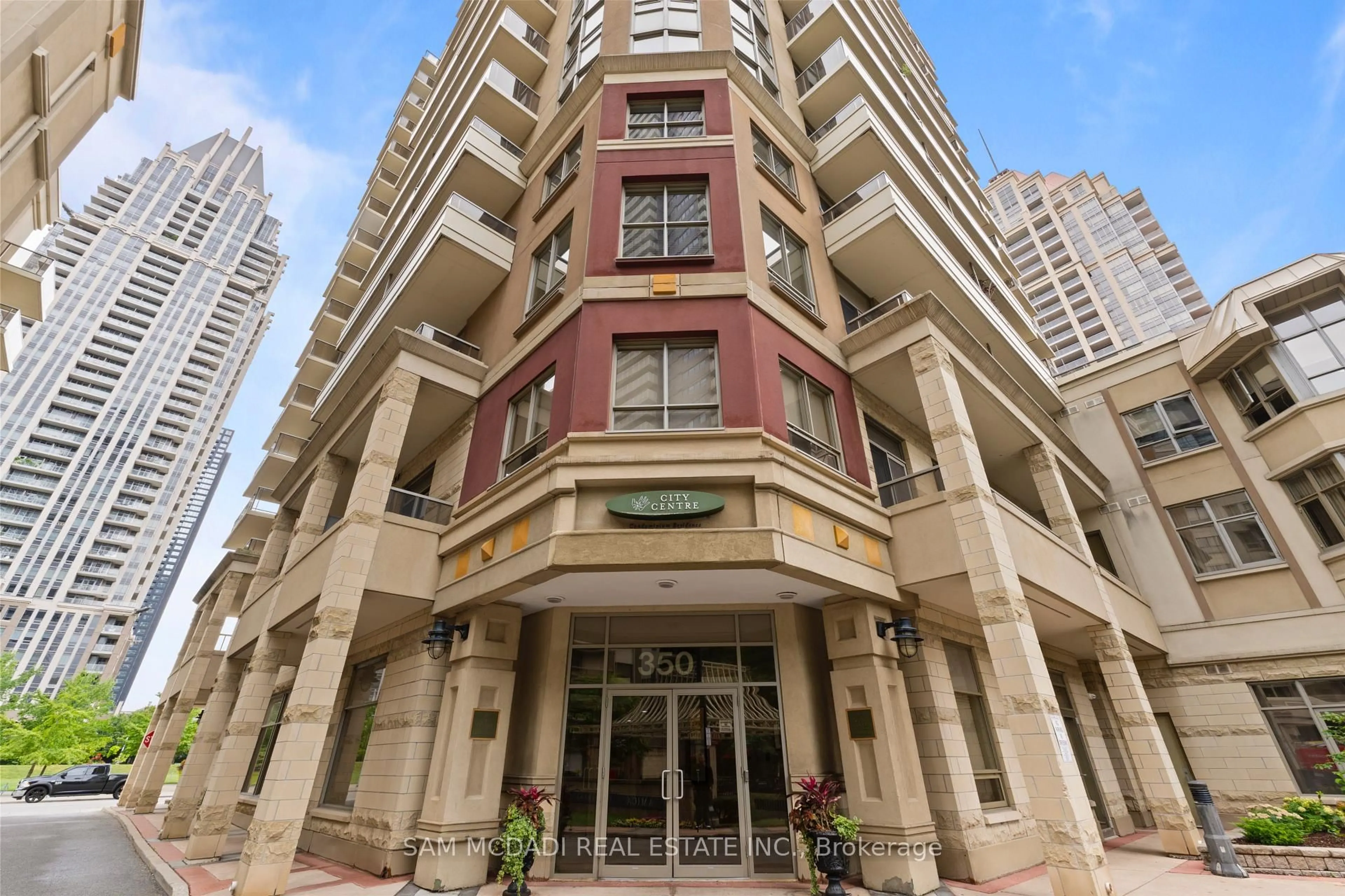 Indoor foyer for 350 Princess Royal Dr #1107, Mississauga Ontario L5B 4N1