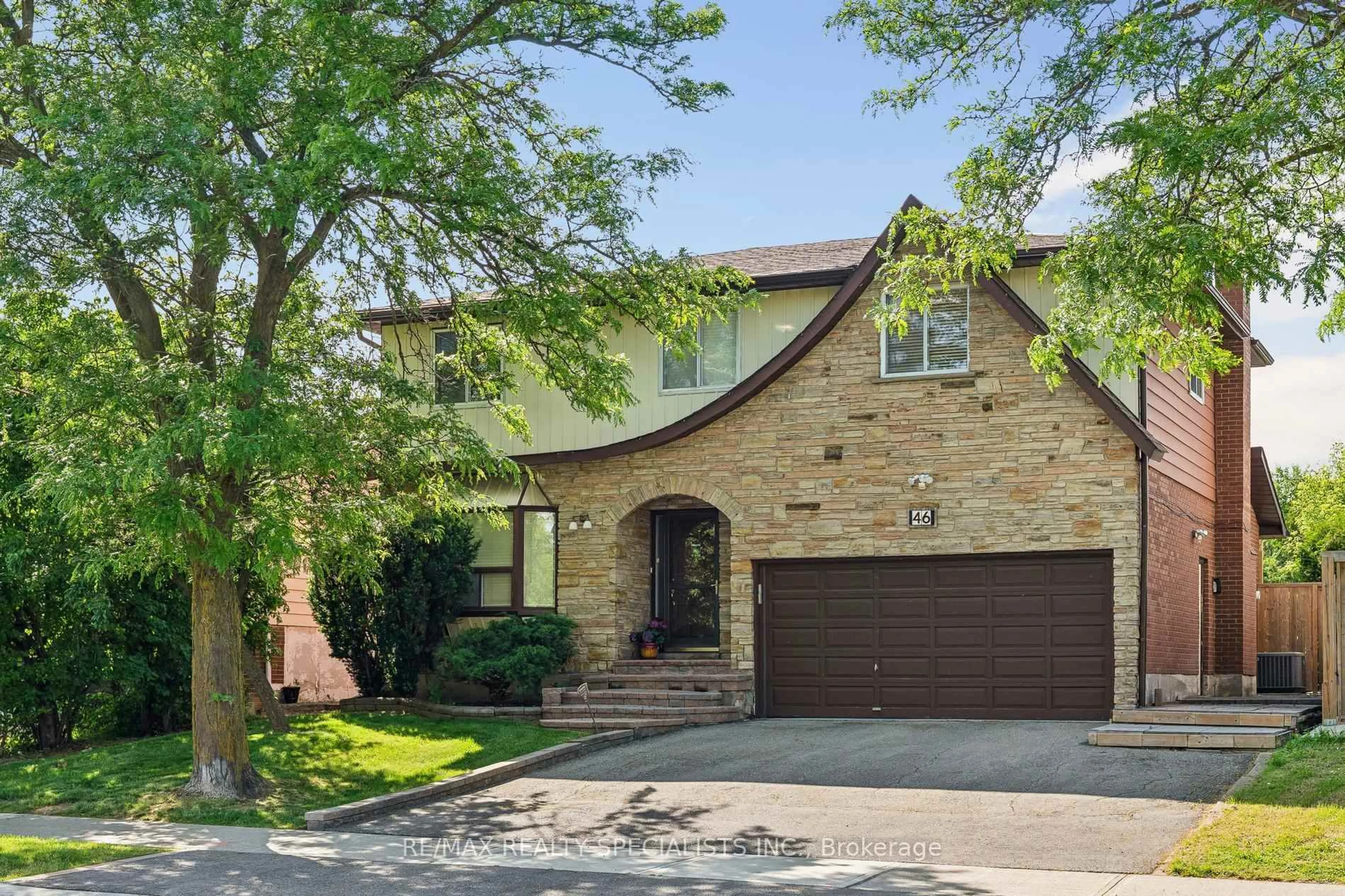 Home with brick exterior material, street for 46 Linkdale Rd, Brampton Ontario L6V 2Y6
