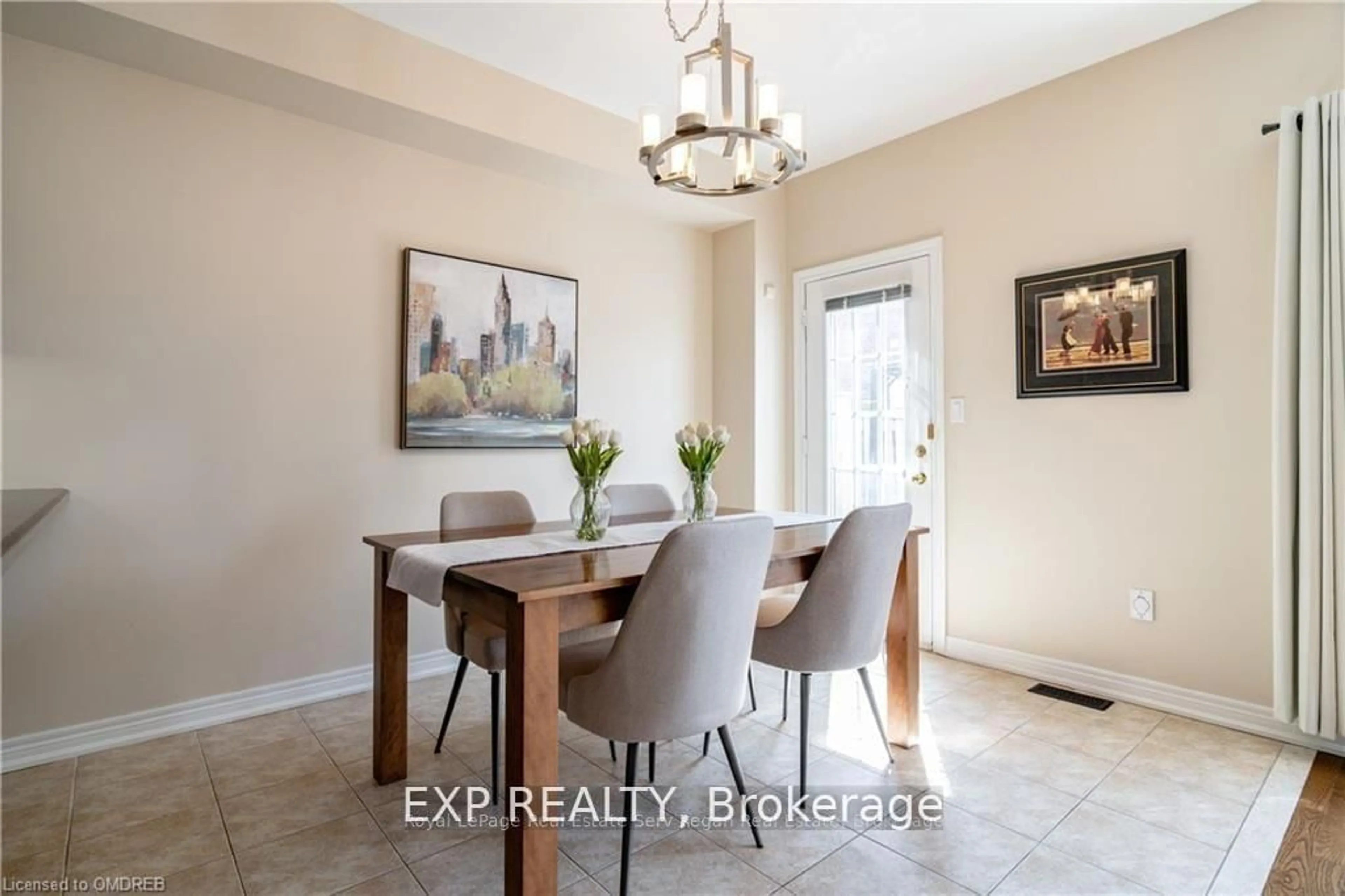 Dining room, ceramic/tile floor for 1333 Kestell Blvd, Oakville Ontario L6H 0C8