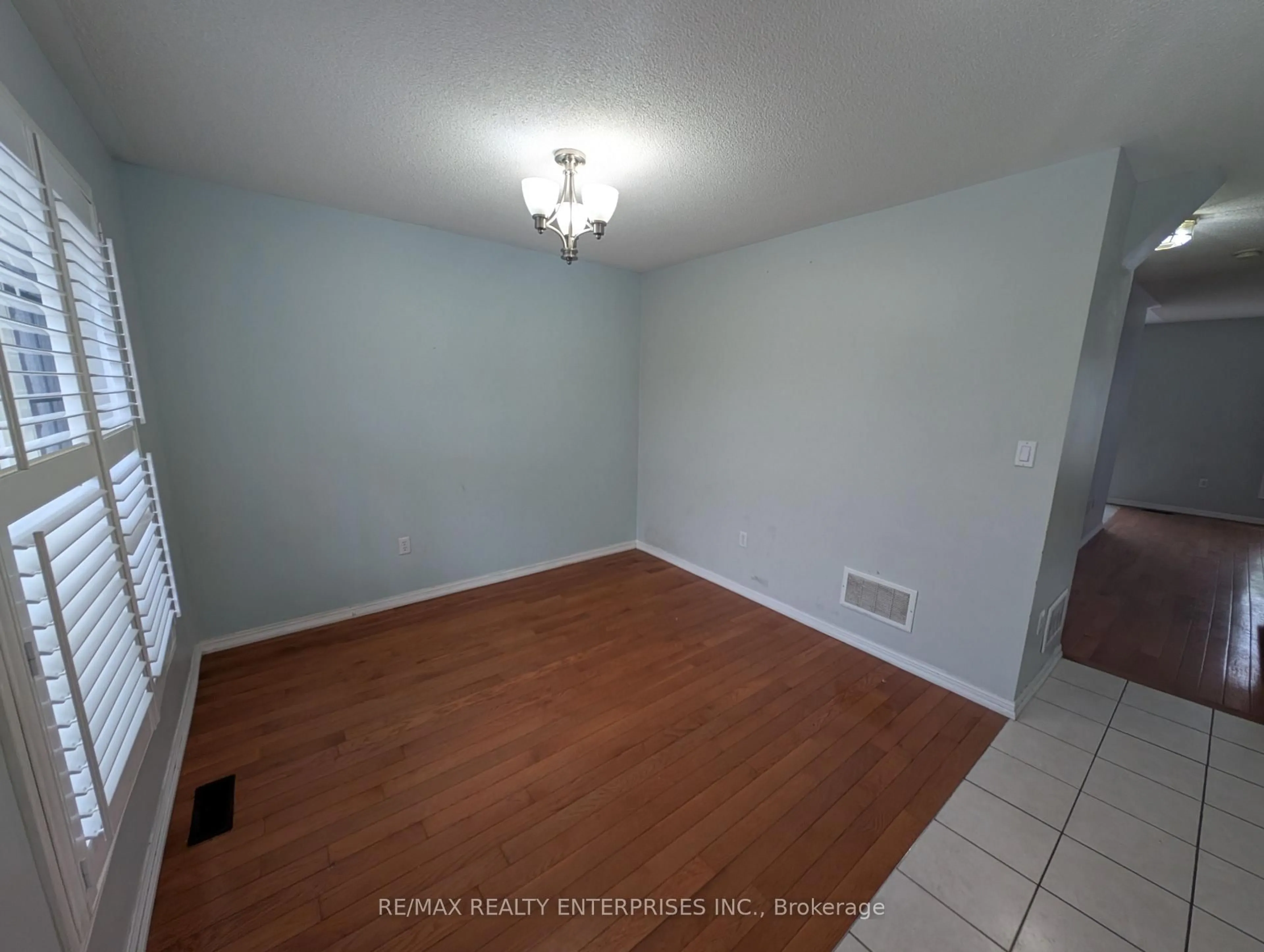 A pic of a room for 40 Sweetwood Circ, Brampton Ontario L7A 2X7