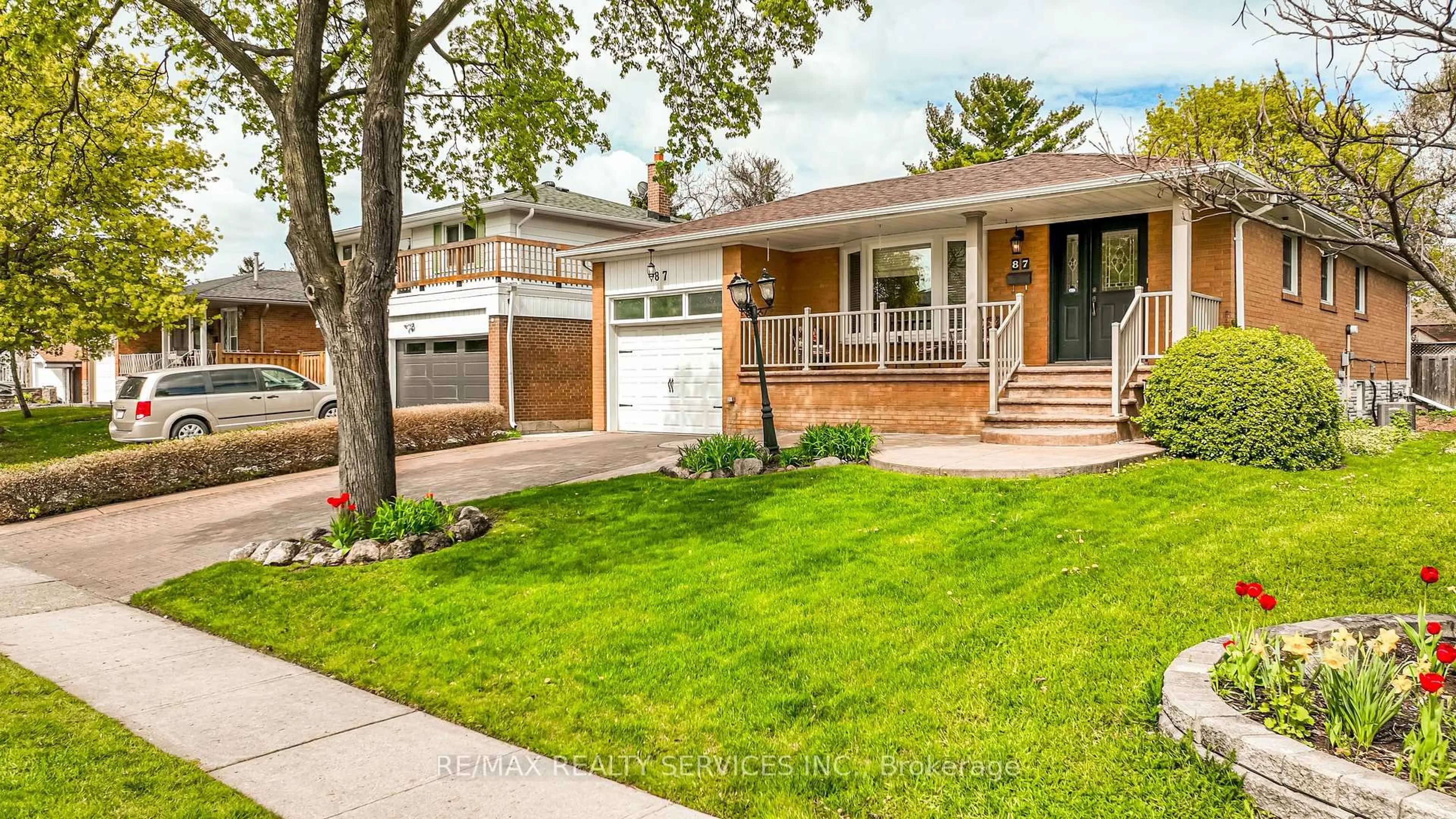 Home with vinyl exterior material, street for 87 Ambleside Dr, Brampton Ontario L6Y 1C1