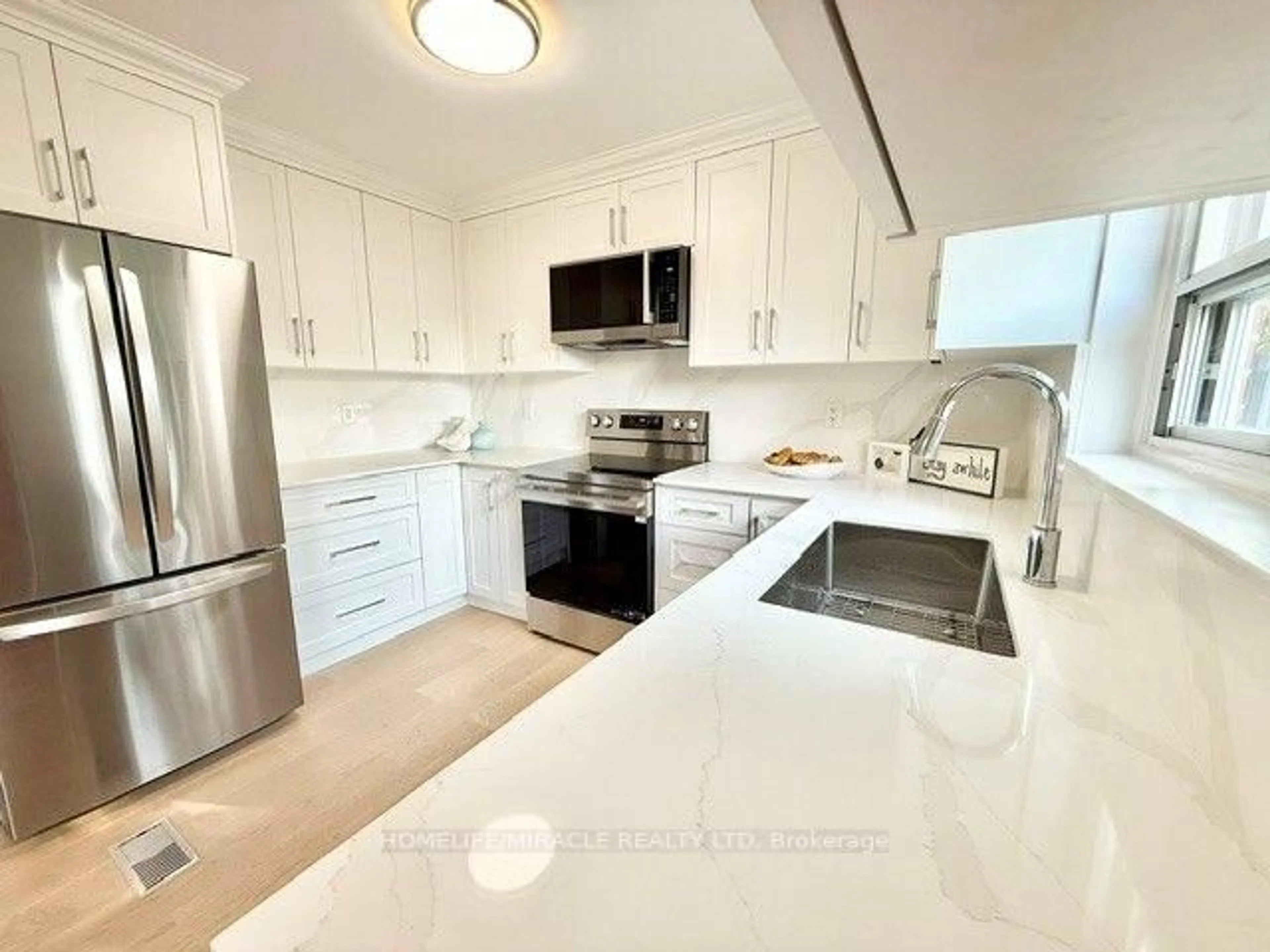 Unknown for 2464 Brookhurst Rd, Mississauga Ontario L5J 1R3