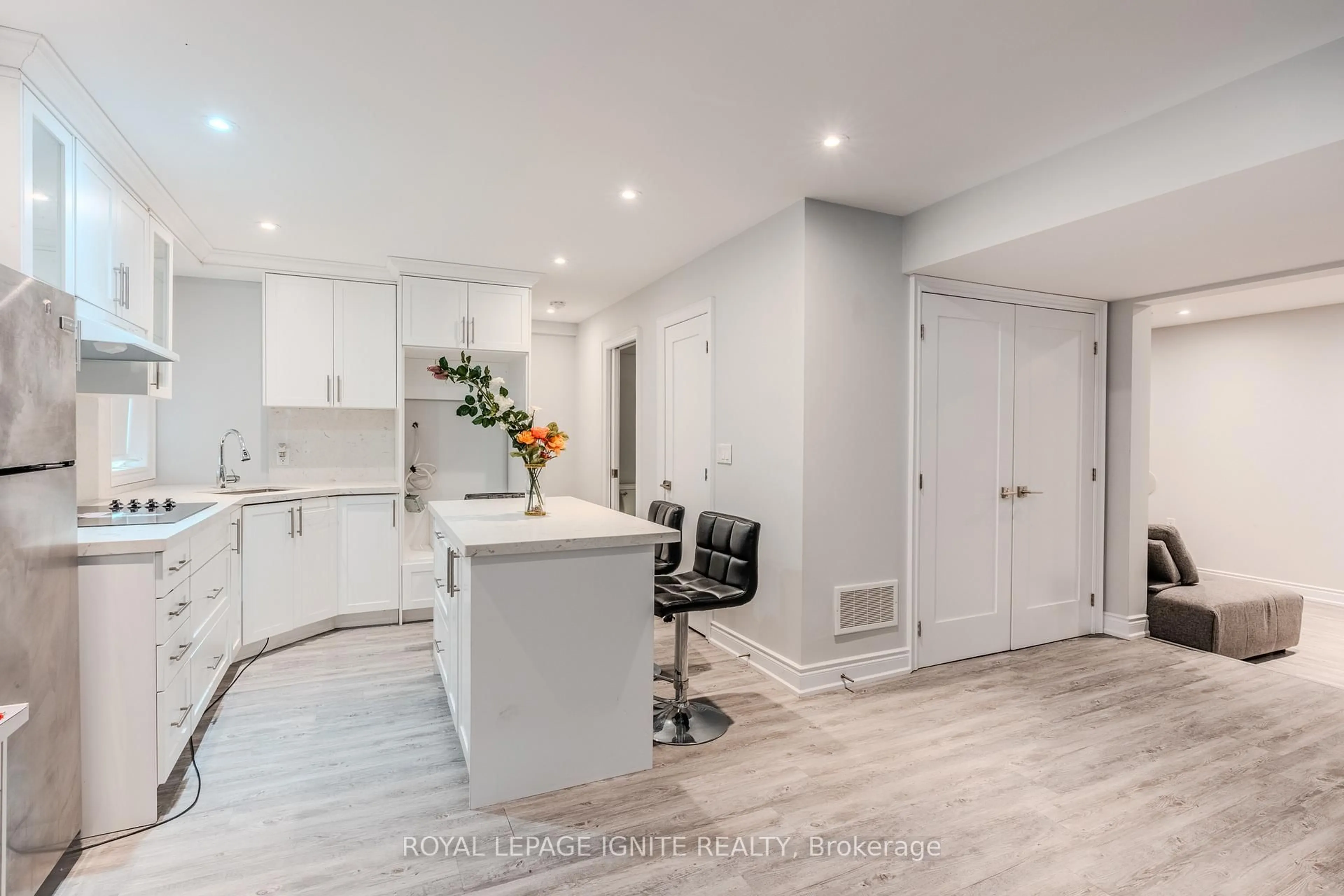 Open concept kitchen, unknown for 7 Picasso Dr, Brampton Ontario L6P 3L5