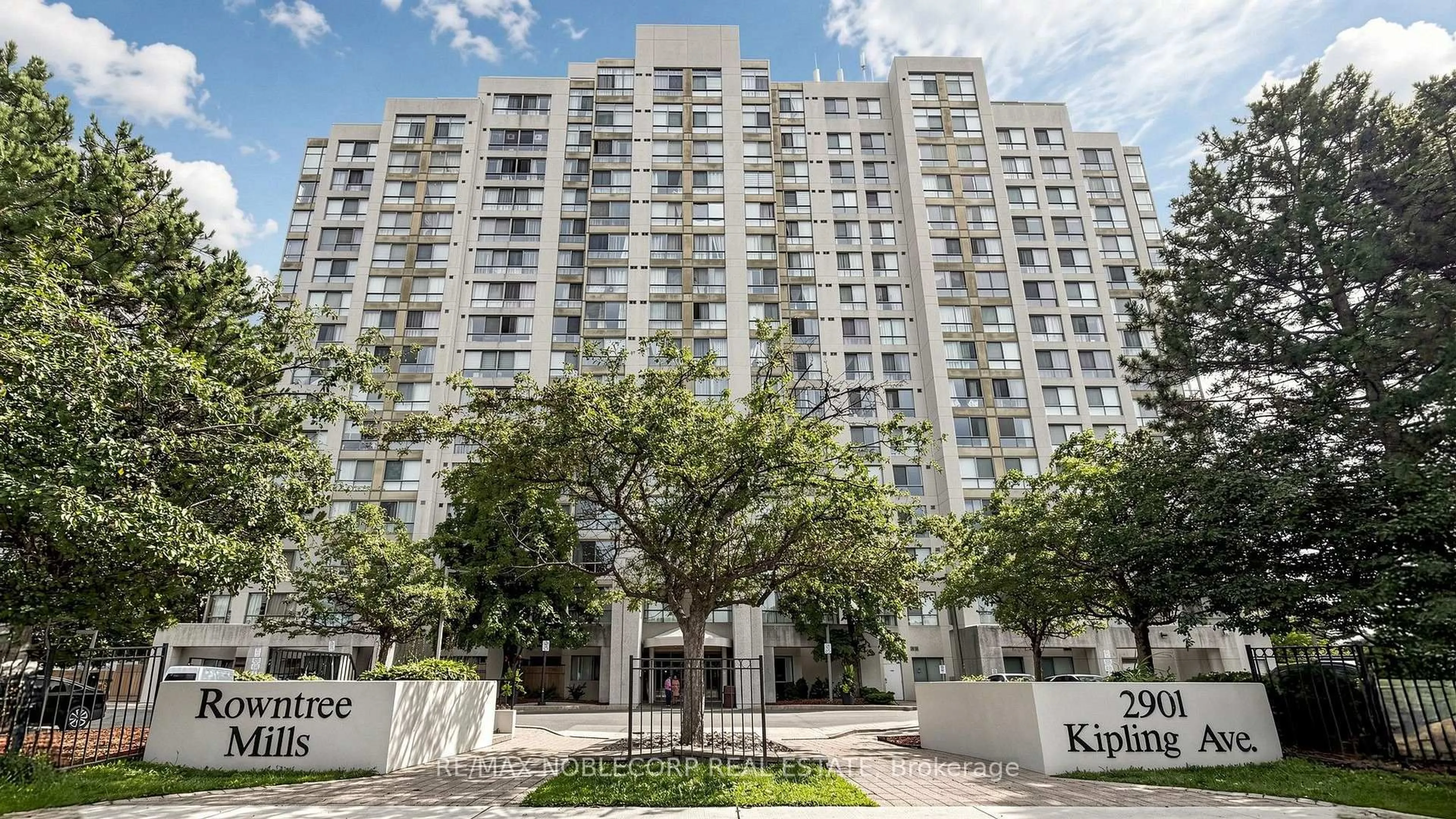 Indoor foyer for 2901 Kipling Ave #804, Toronto Ontario M9V 5E5