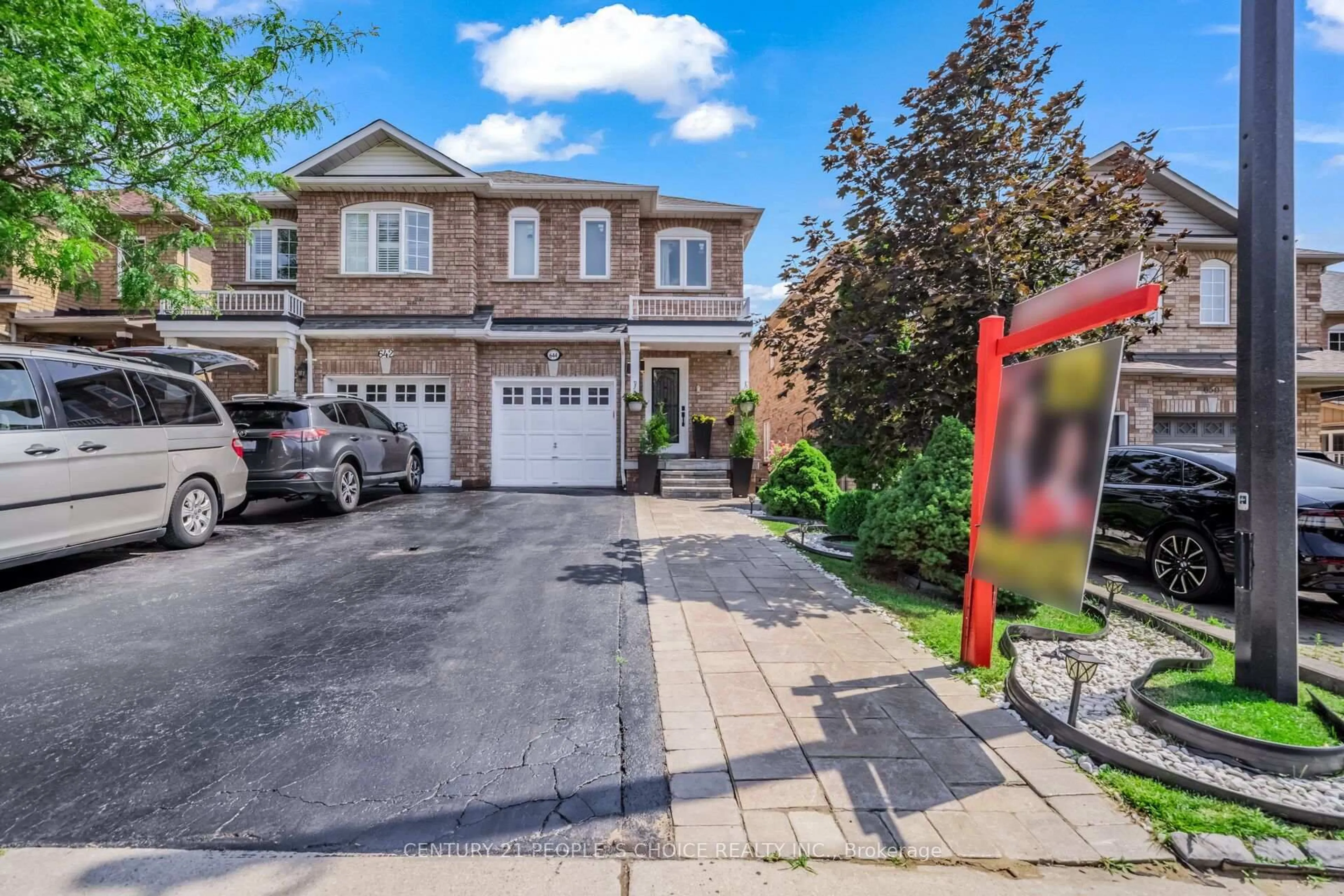 Unknown for 644 Madame St, Mississauga Ontario L5W 1G6