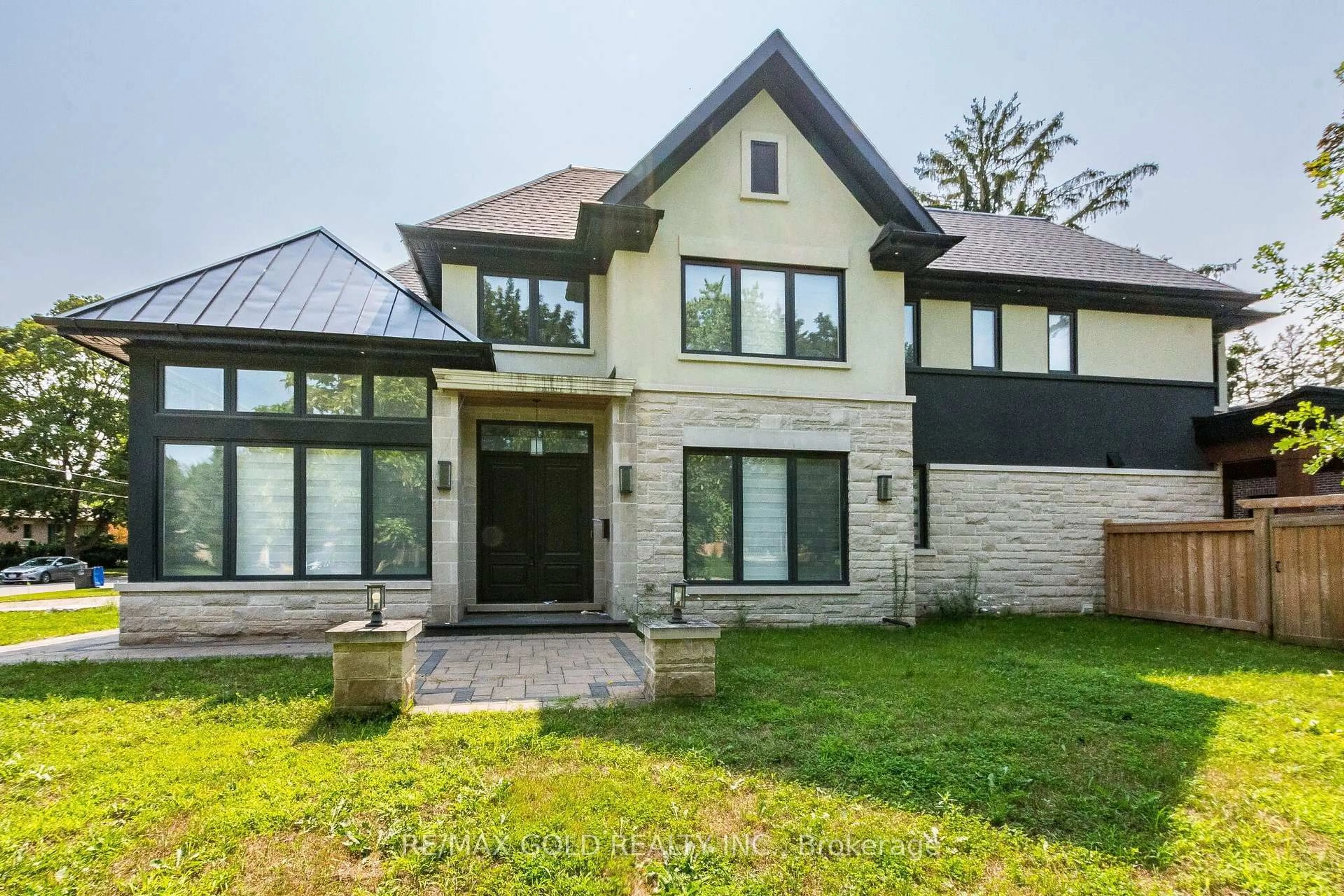 Home with brick exterior material, unknown for 550 Vanessa Cres, Mississauga Ontario L5H 2N3