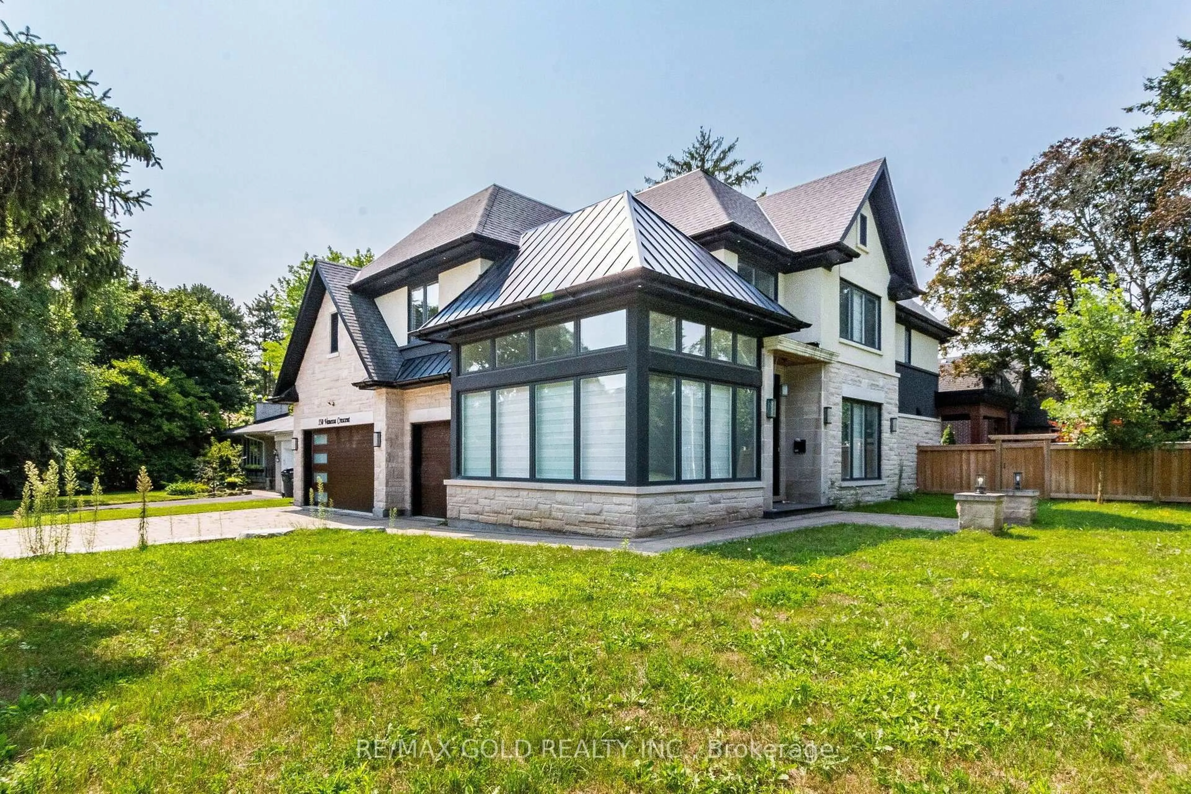Home with brick exterior material, building for 550 Vanessa Cres, Mississauga Ontario L5H 2N3