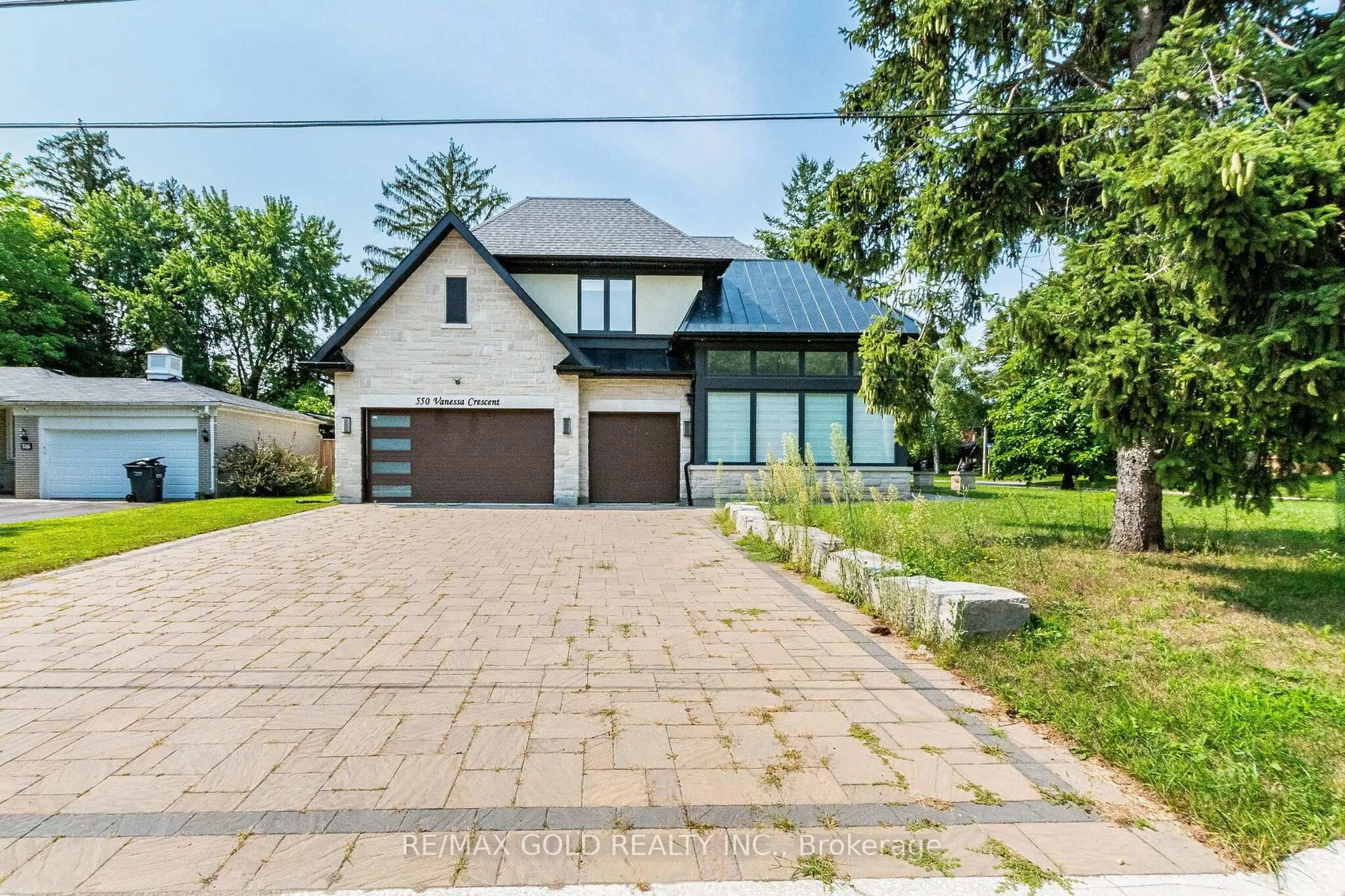 Home with brick exterior material, street for 550 Vanessa Cres, Mississauga Ontario L5H 2N3