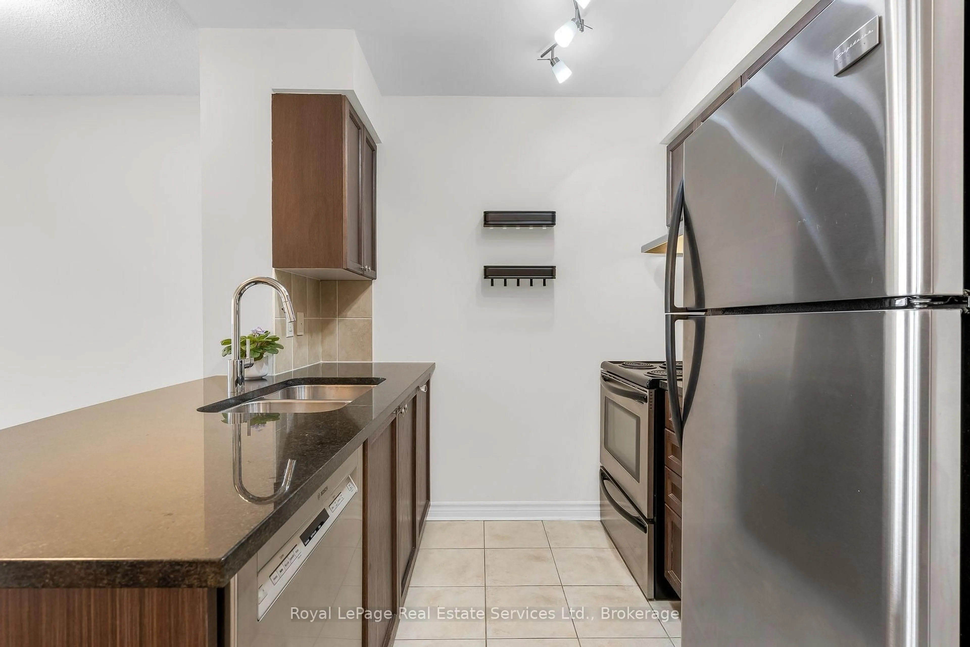 Standard kitchen, unknown for 2379 Central Park Dr #806, Oakville Ontario L6H 0E3